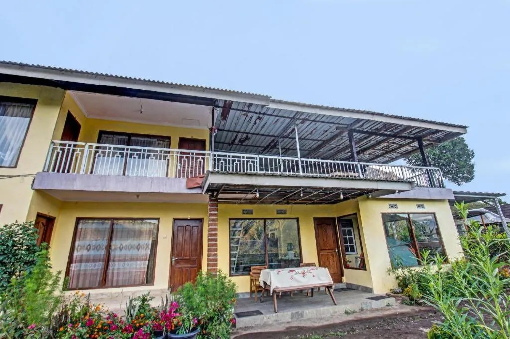 OYO 91744 Hotel Gemilang