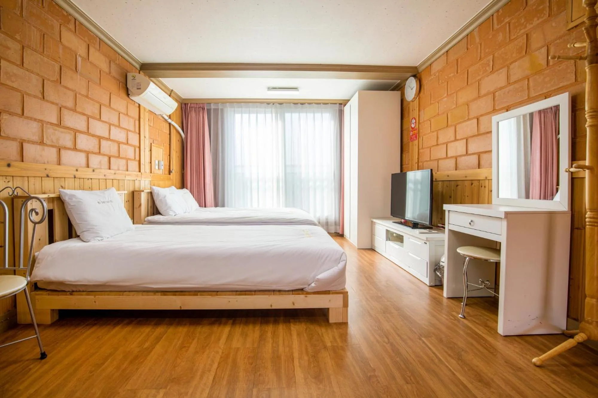 Bed in Red Clay Pension