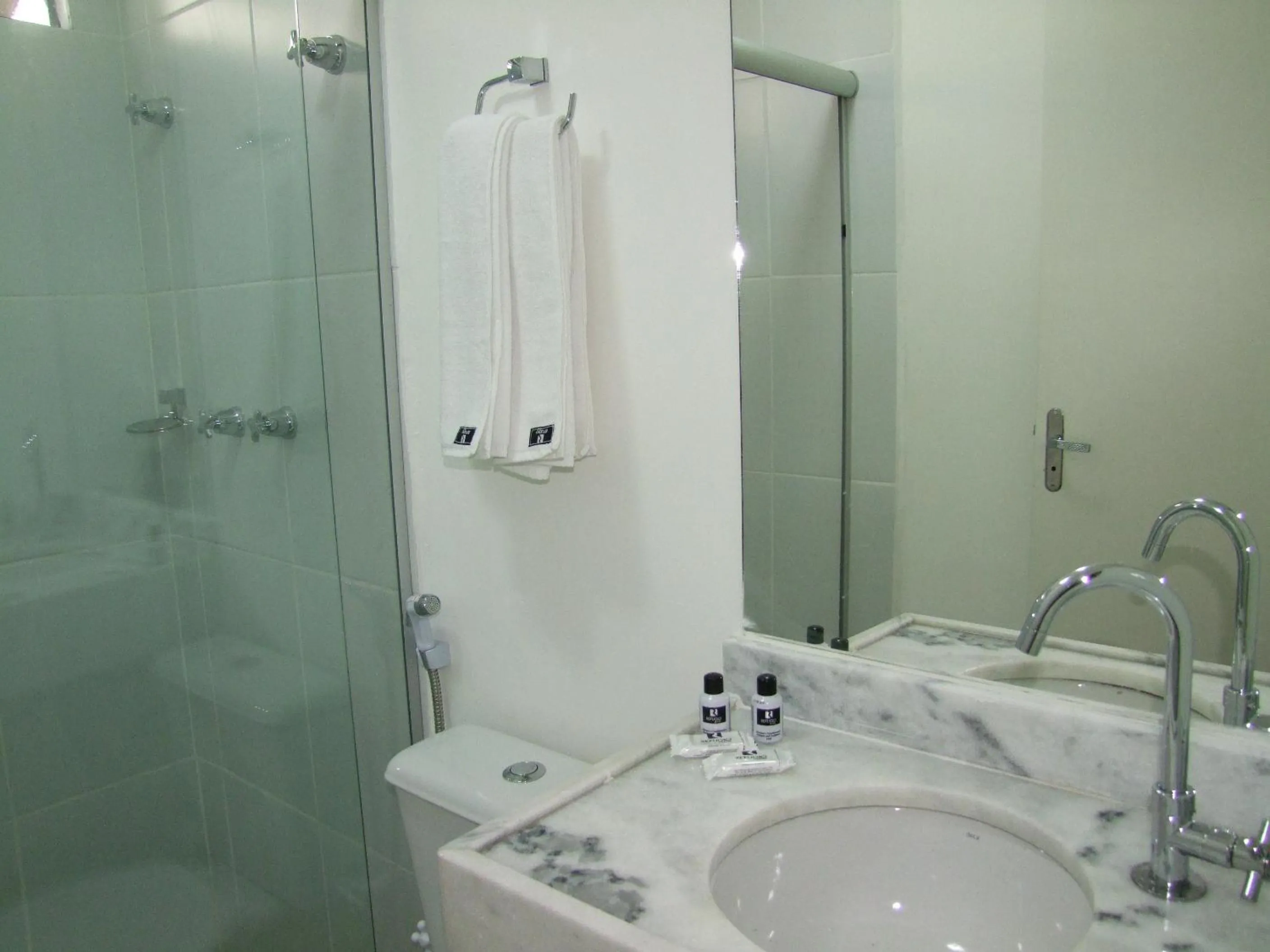 Bathroom in Hotel Refugio