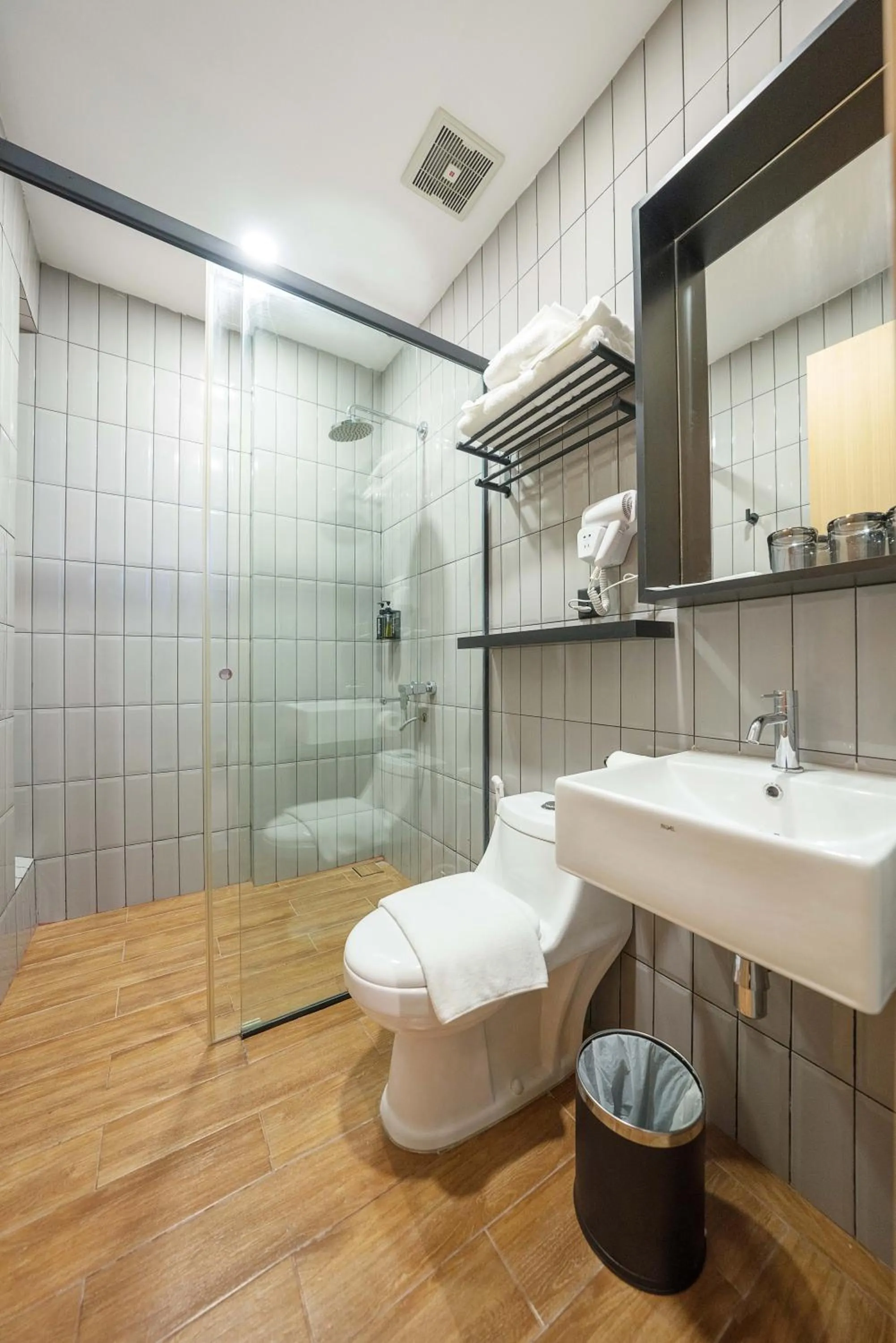 Shower in Ando Hotel Batam