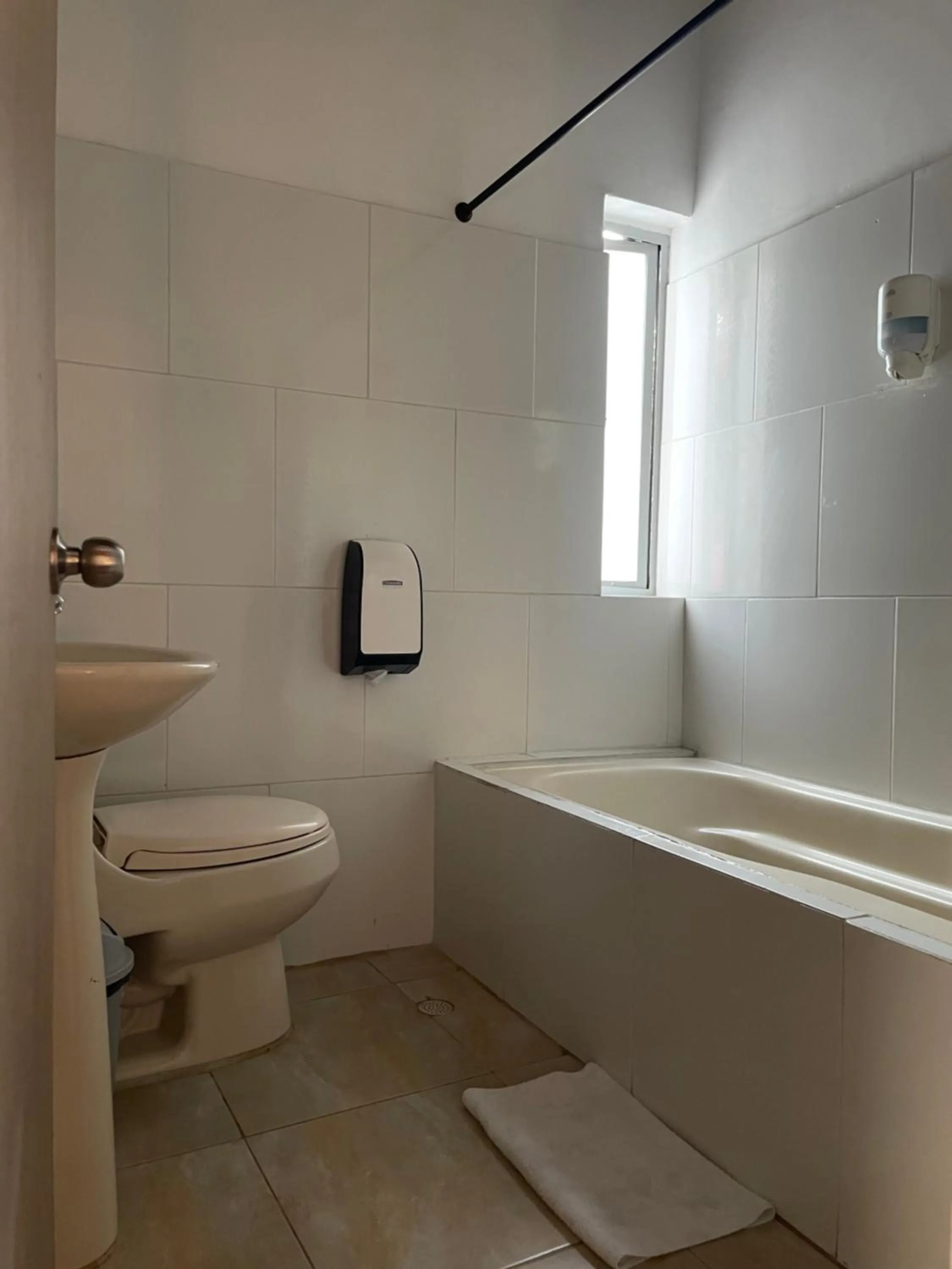 Bathroom in Hostal Lleras Calle 8