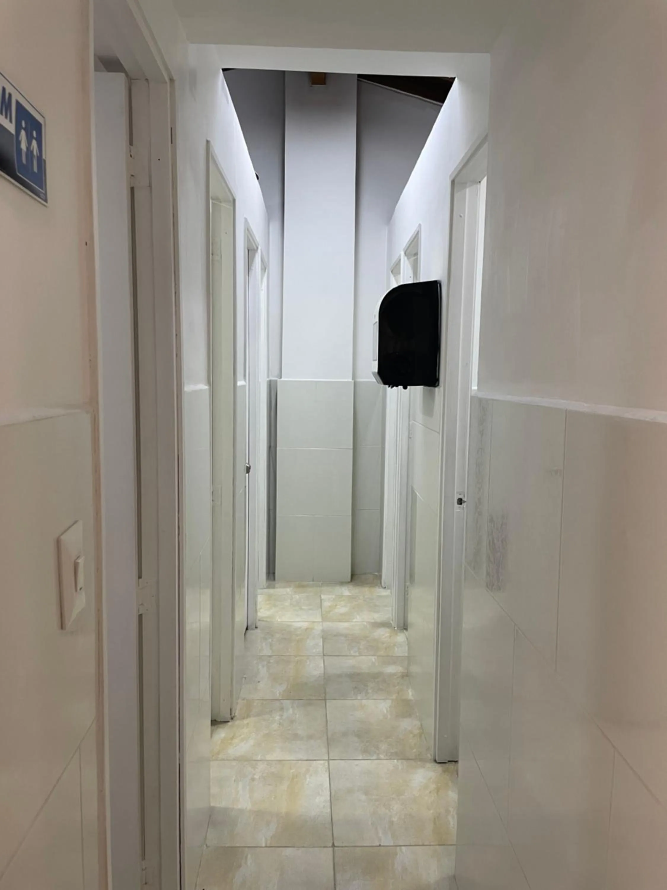 Public Bath in Hostal Lleras Calle 8