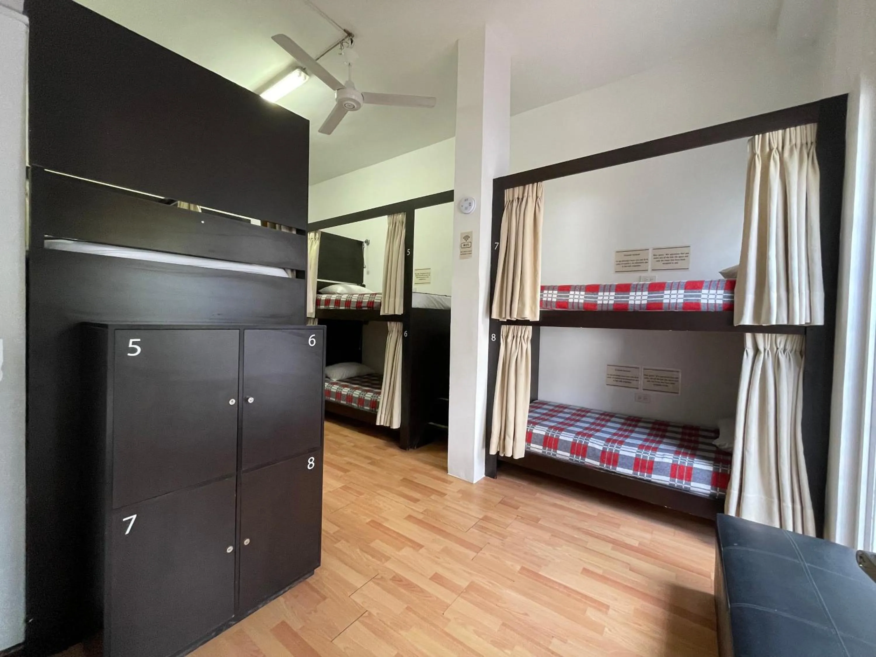 Bedroom, Bed in Hostal Lleras Calle 8