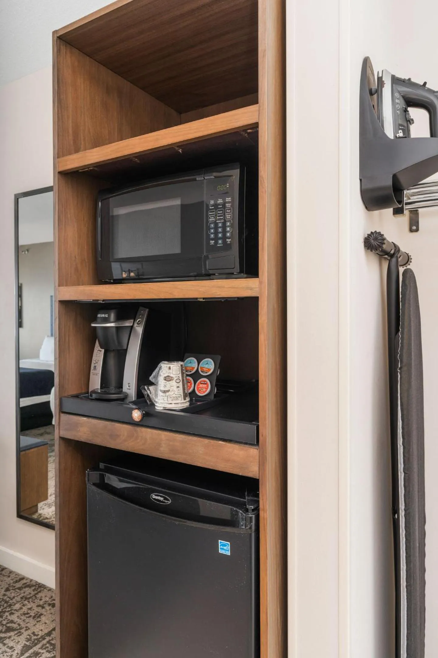 Coffee/tea facilities in Grand Superior Lodge