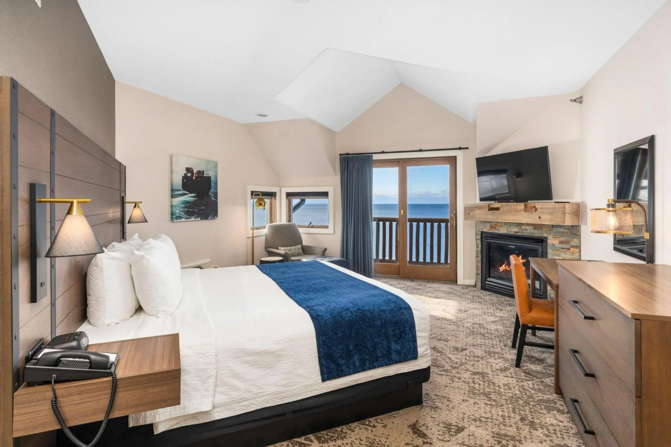 View (from property/room), Bed in Grand Superior Lodge