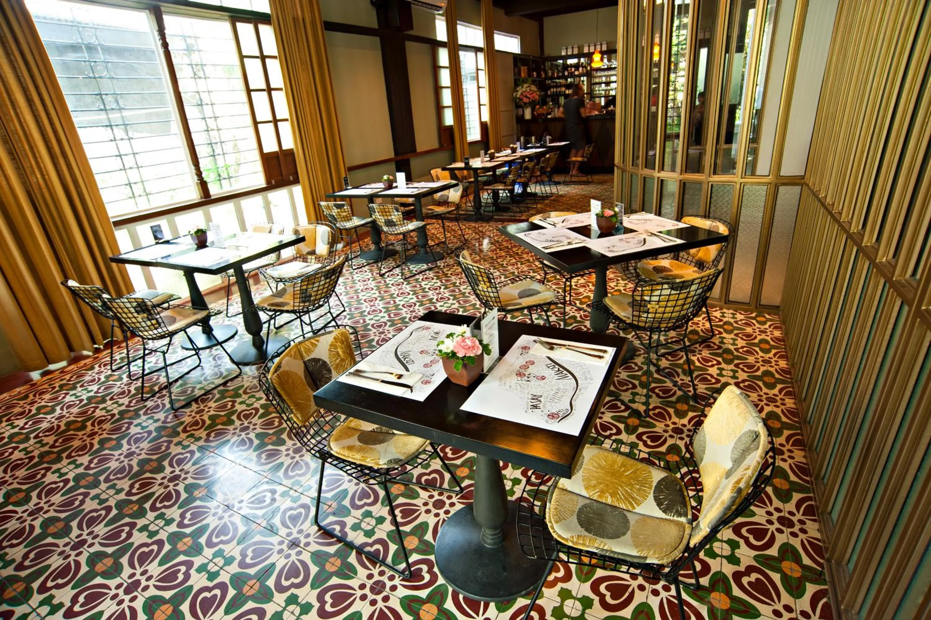 Restaurant/places to eat in The Henry Hotel Manila