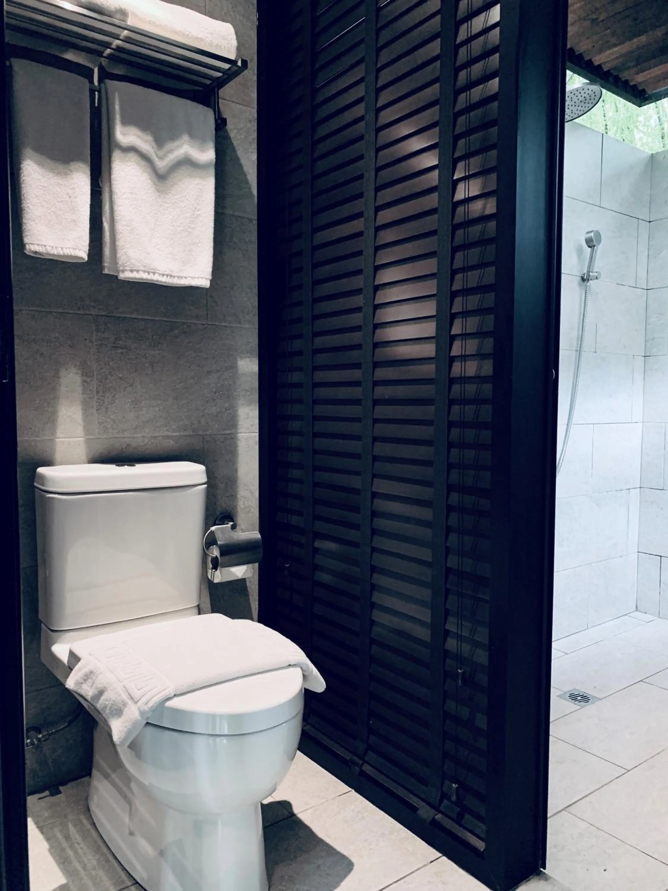 Bathroom in The Henry Hotel Manila