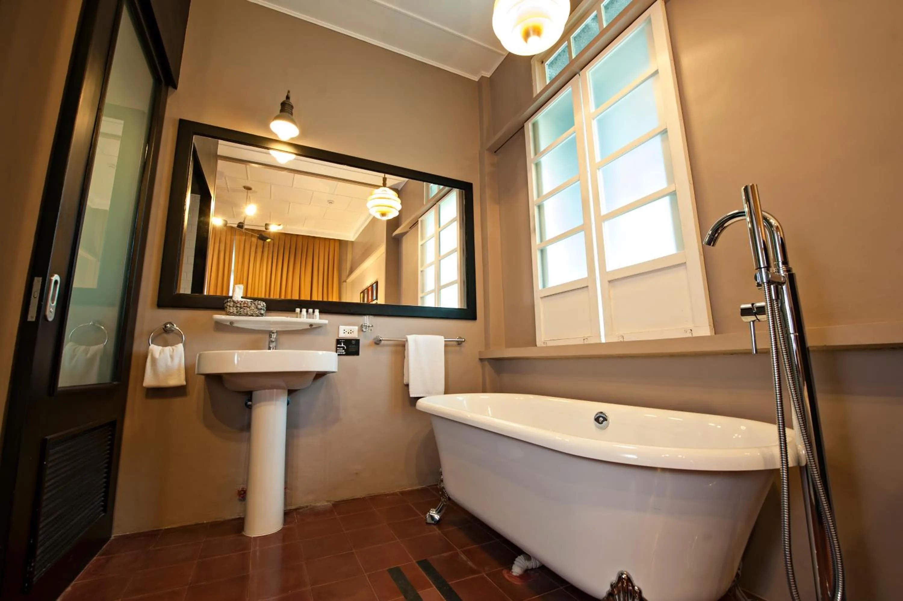 Bathroom in The Henry Hotel Manila