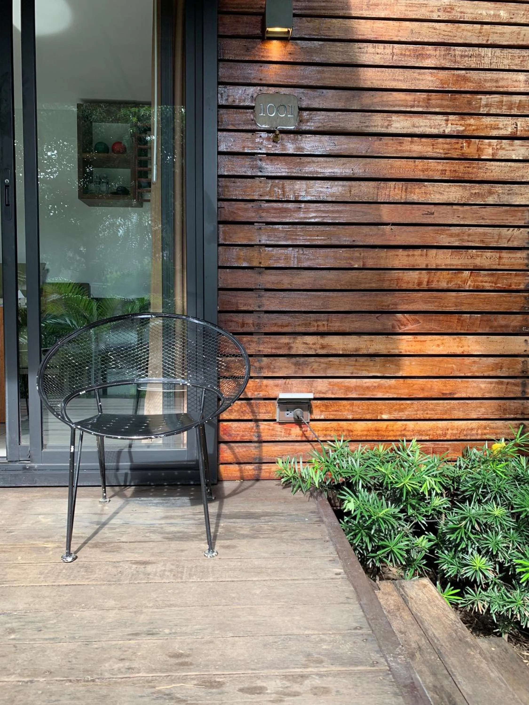 Patio in The Henry Hotel Manila