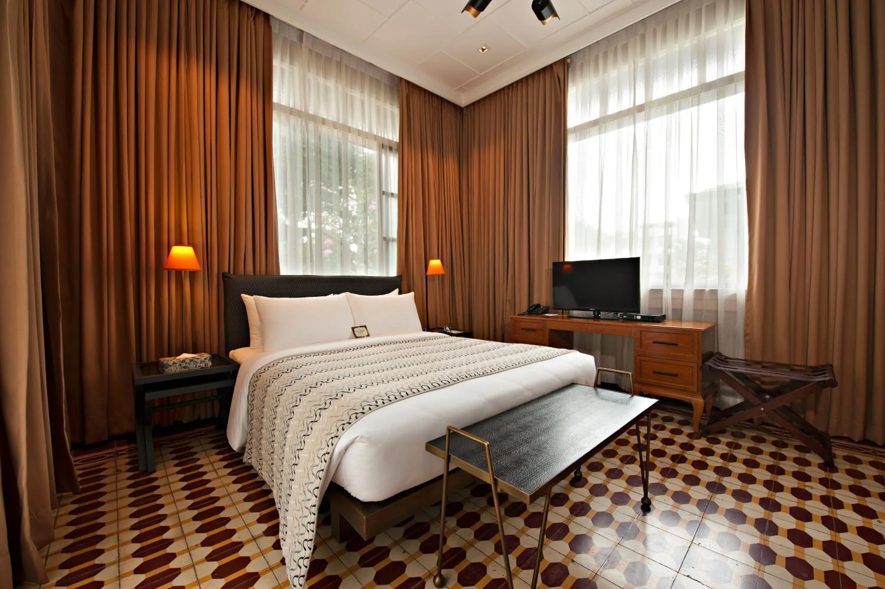 Photo of the whole room, Bed in The Henry Hotel Manila