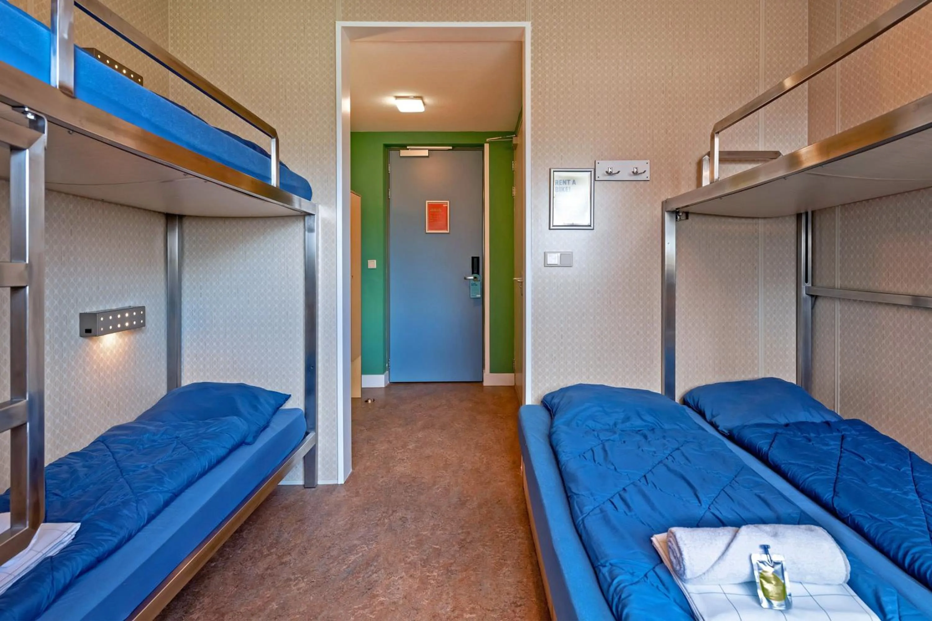 Bedroom, Bed in Stayokay Hostel Noordwijk