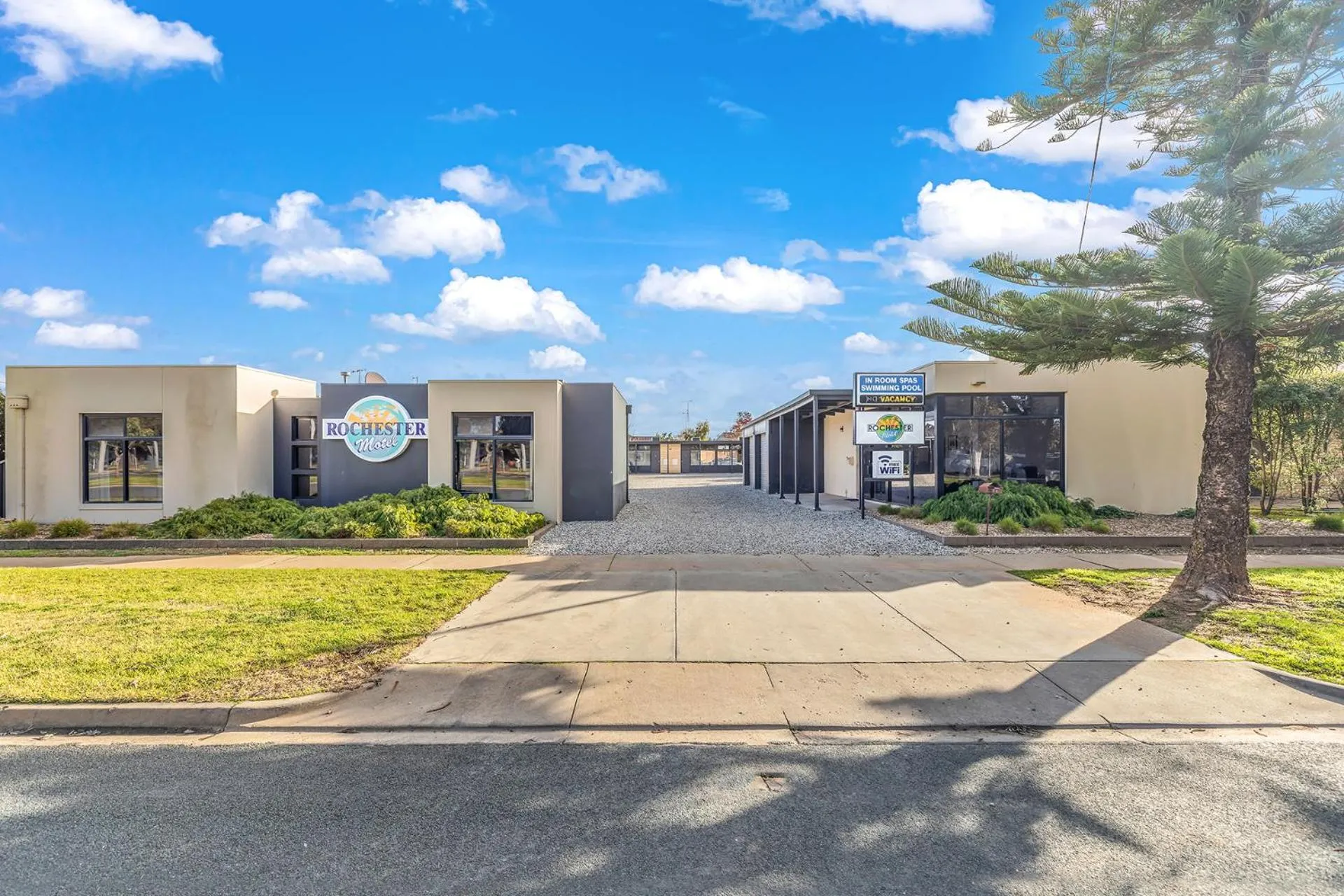 Property building in Rochester Motel