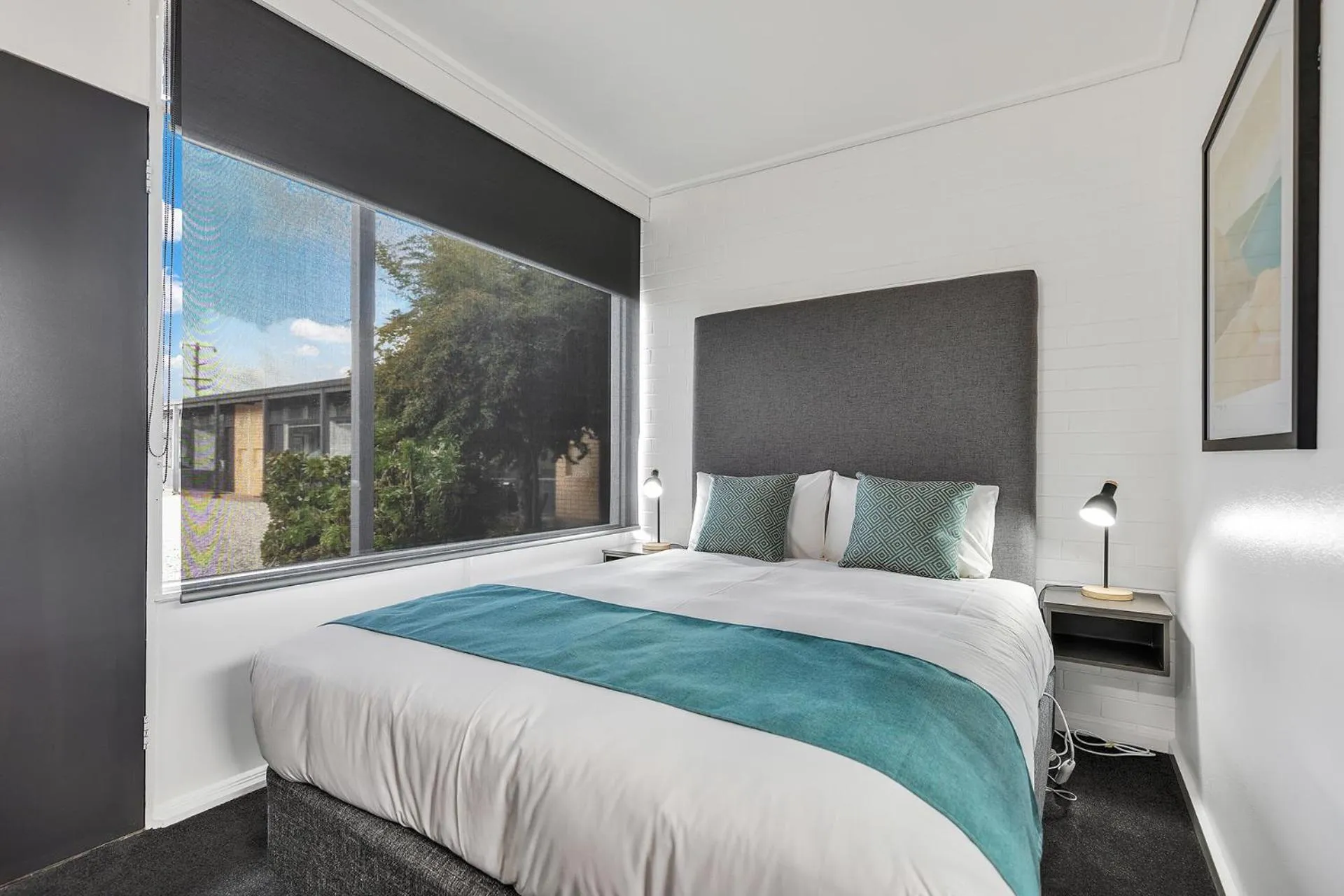 Bed in Rochester Motel