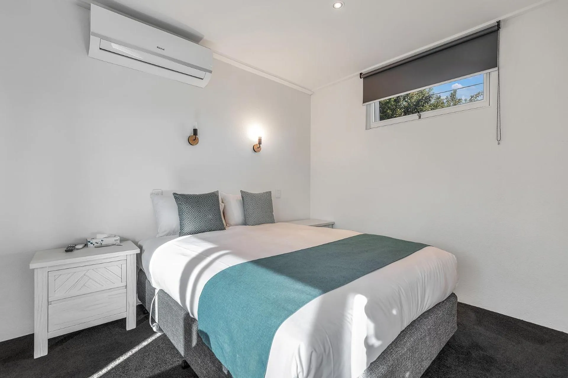 Bed in Rochester Motel