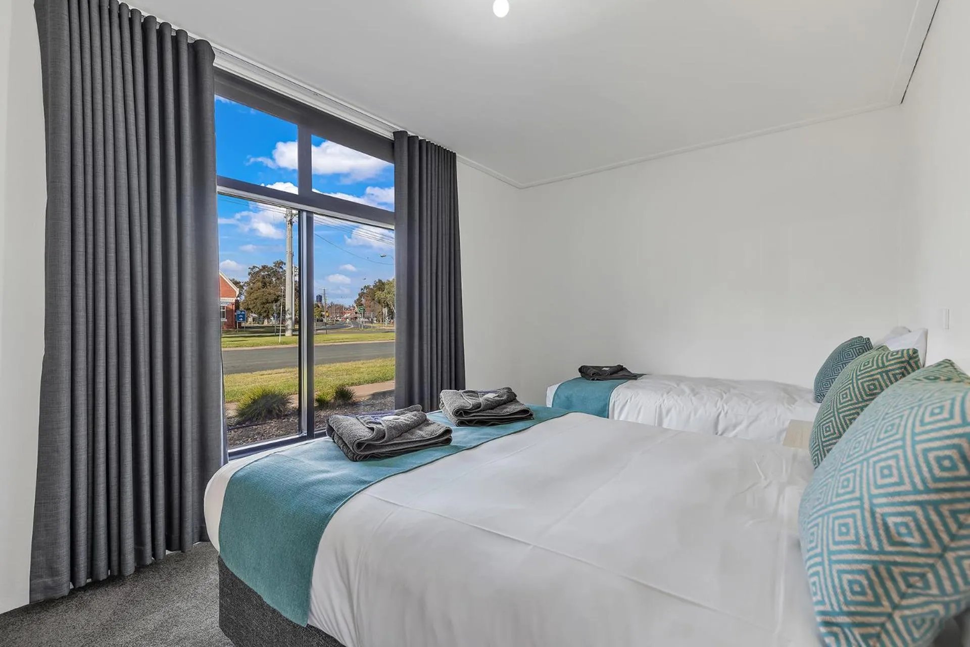 Bed in Rochester Motel