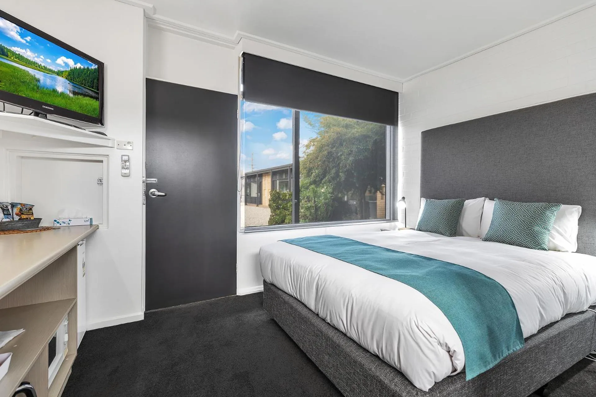 Bed in Rochester Motel