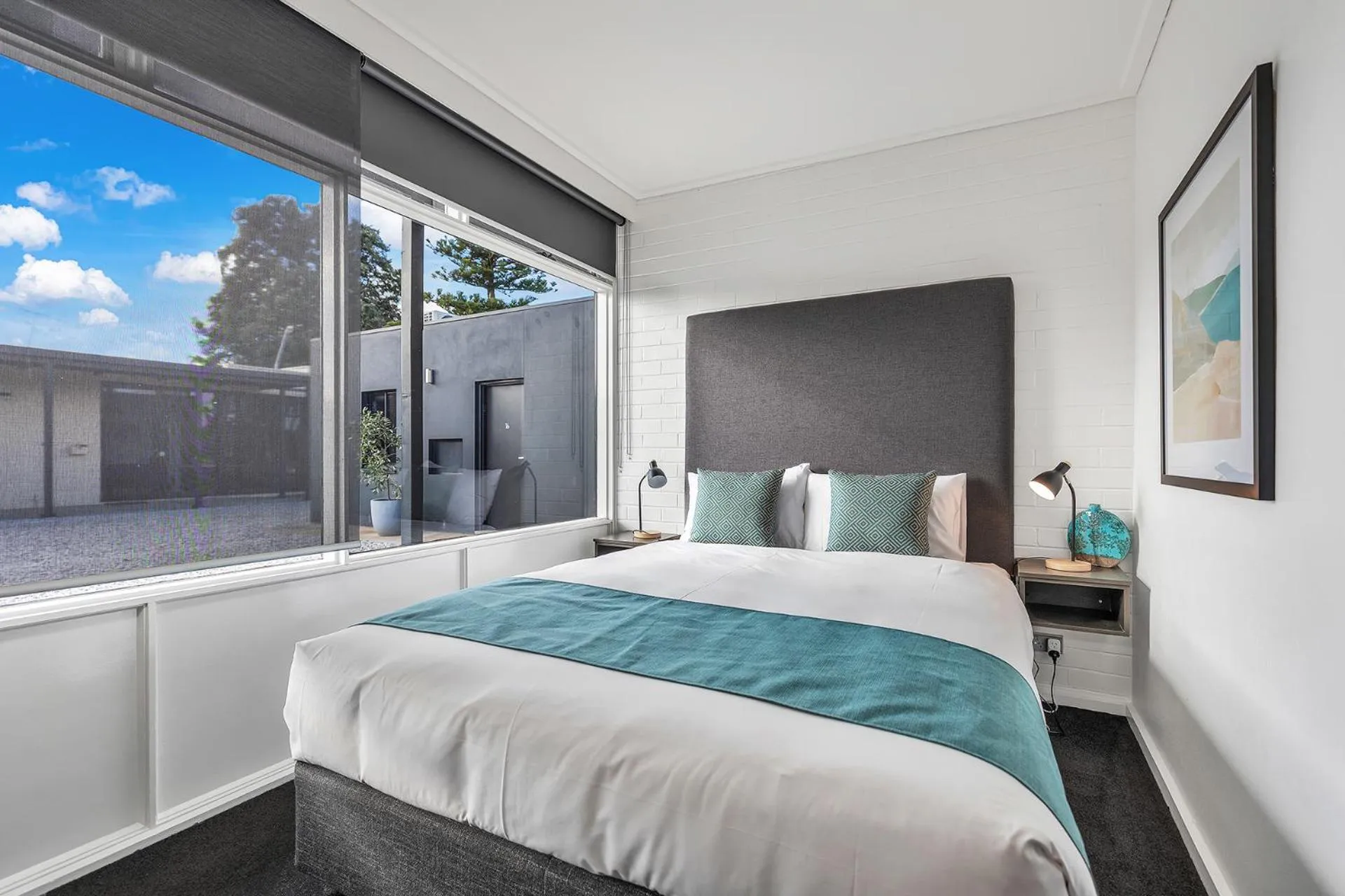 Bed in Rochester Motel