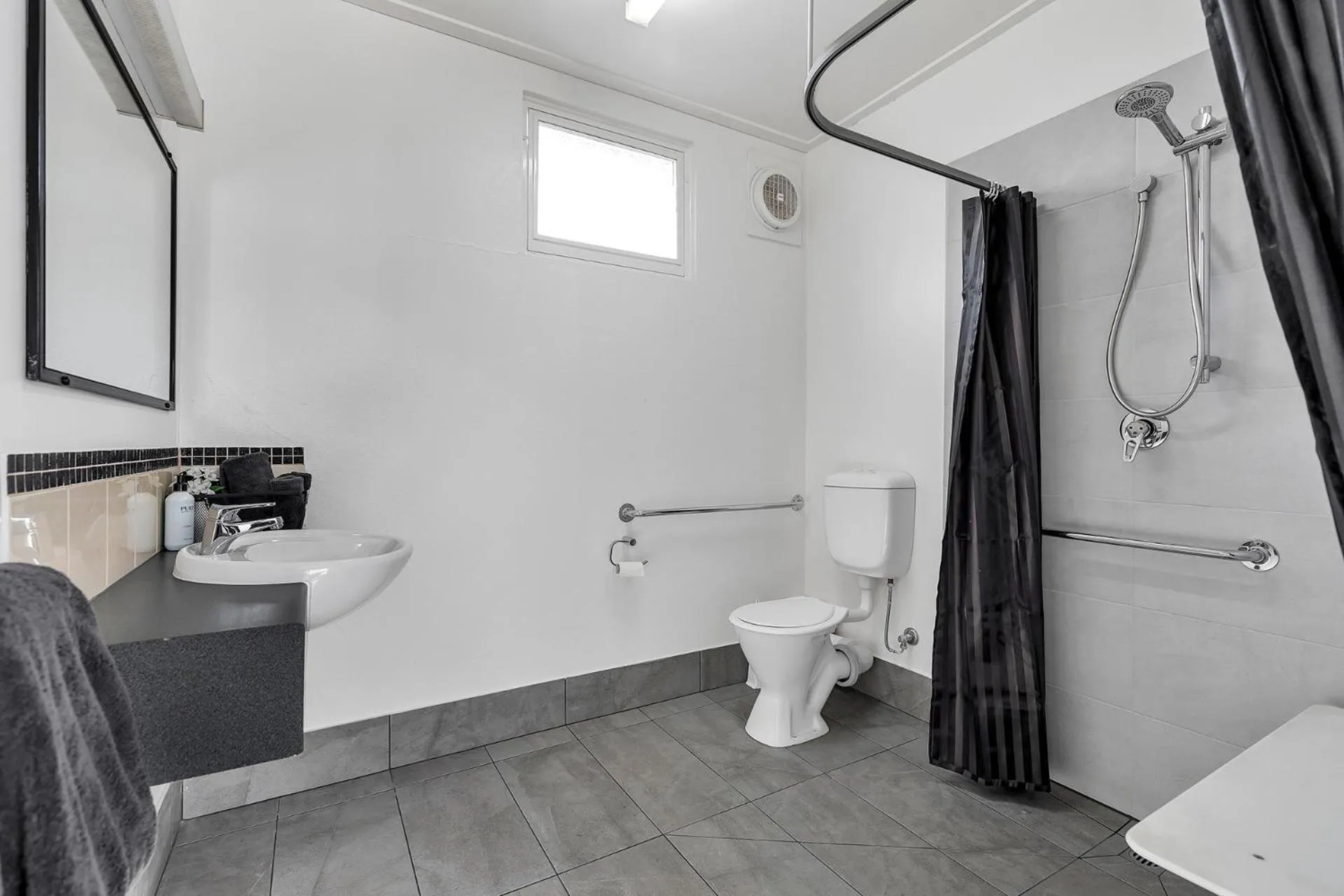 Shower in Rochester Motel