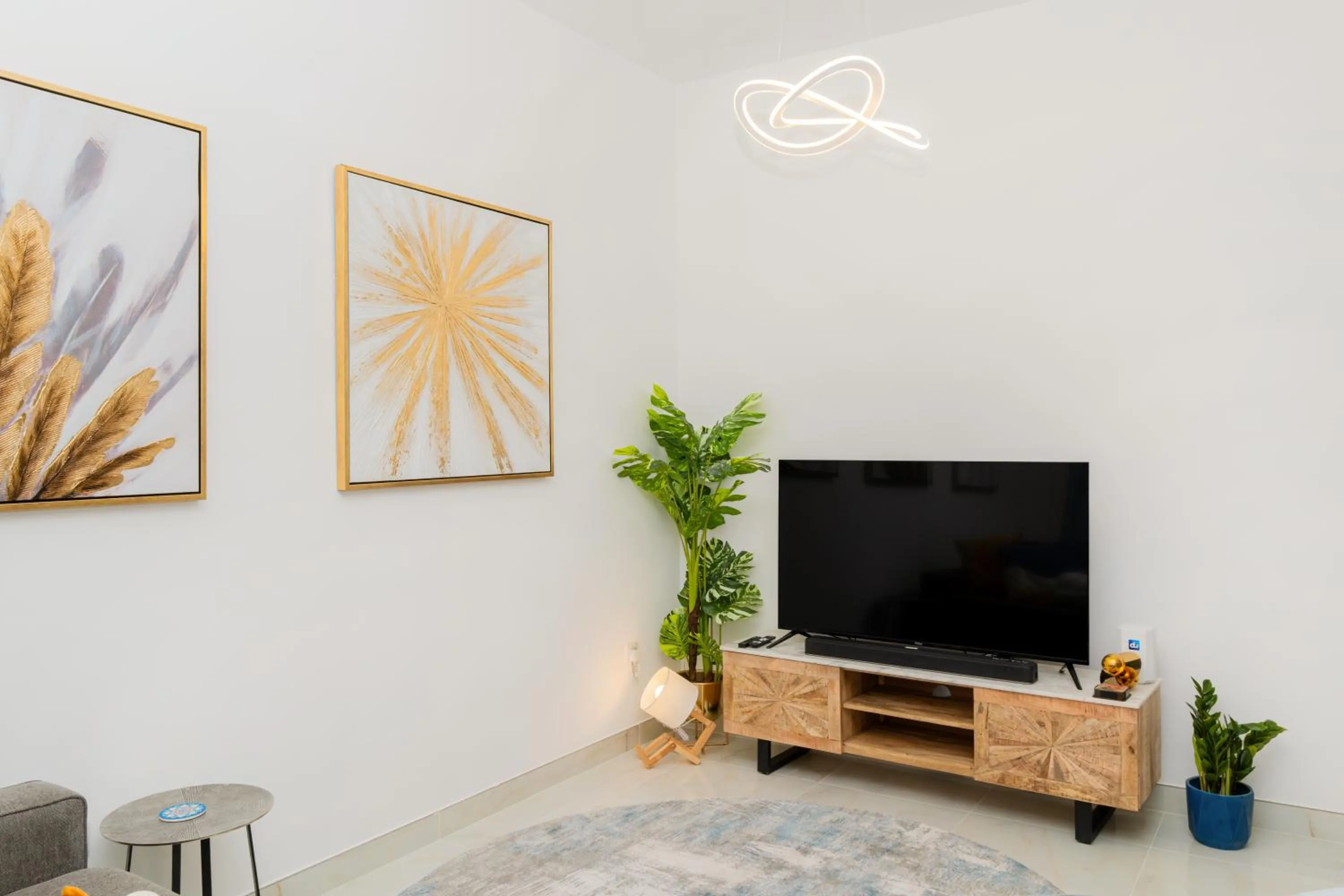 TV and multimedia in Dubai Marina - 1BHK Apartment