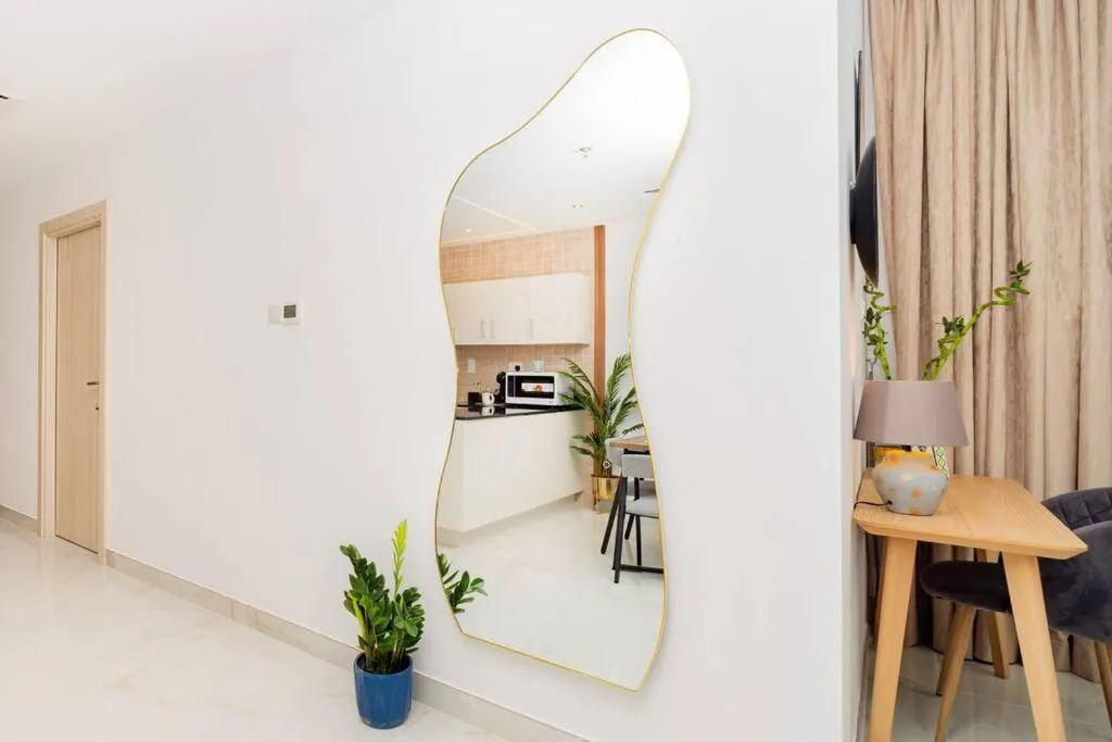 TV and multimedia in Dubai Marina - 1BHK Apartment