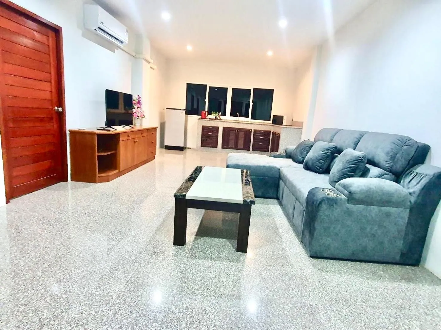 TV and multimedia in Siray House