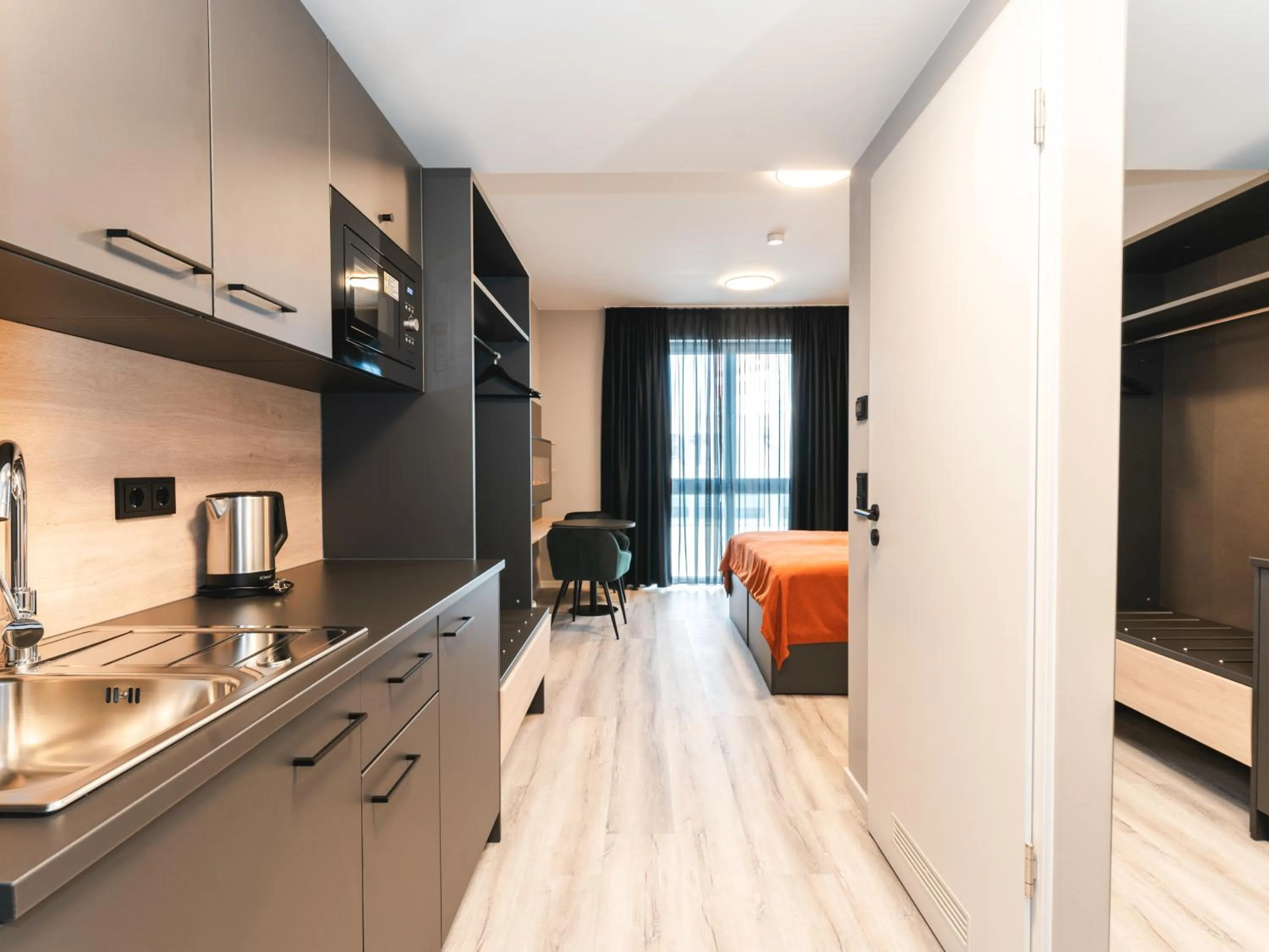 Bed in JustStay München Hotel & Apartments