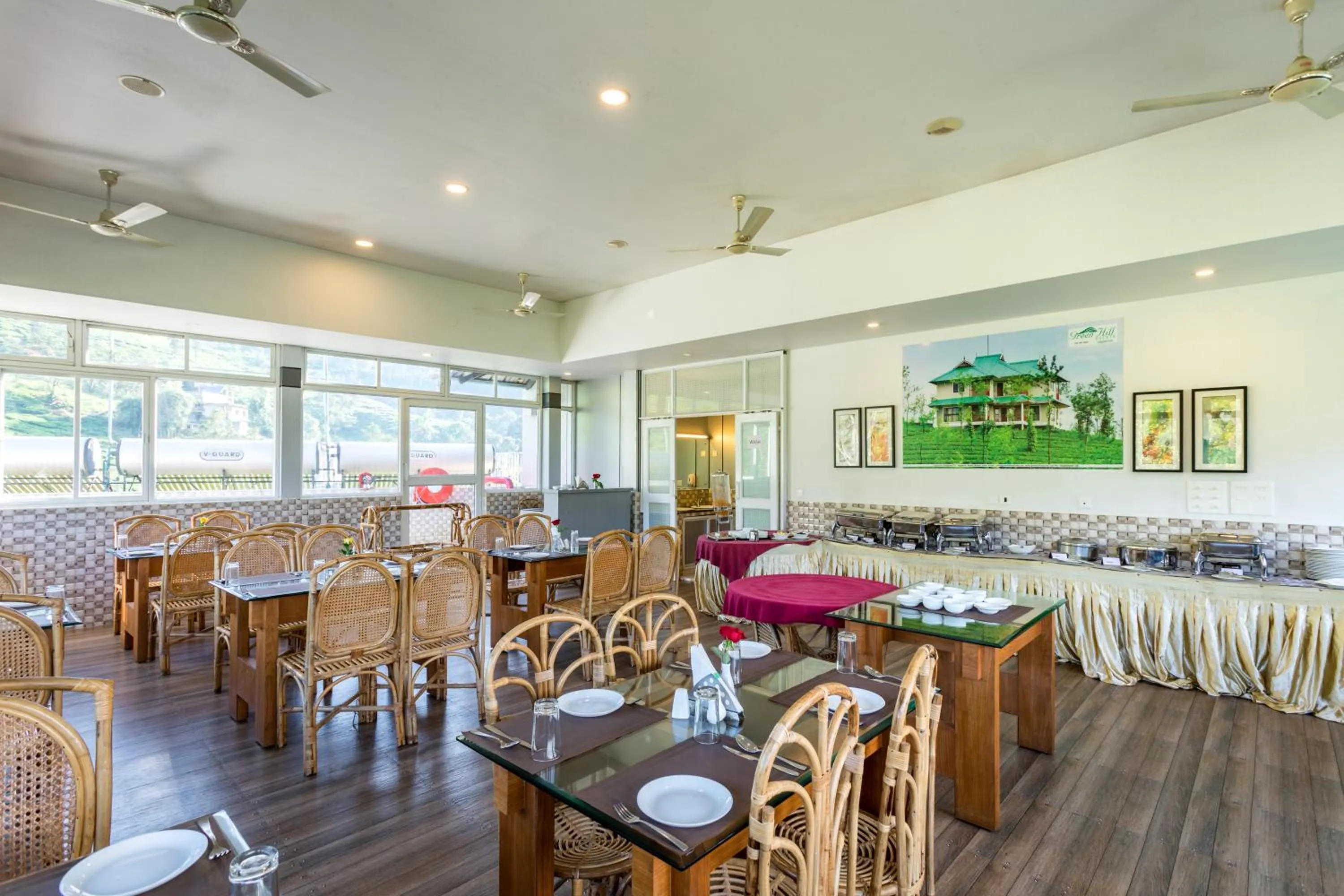 Restaurant/places to eat in Monsoon Grande