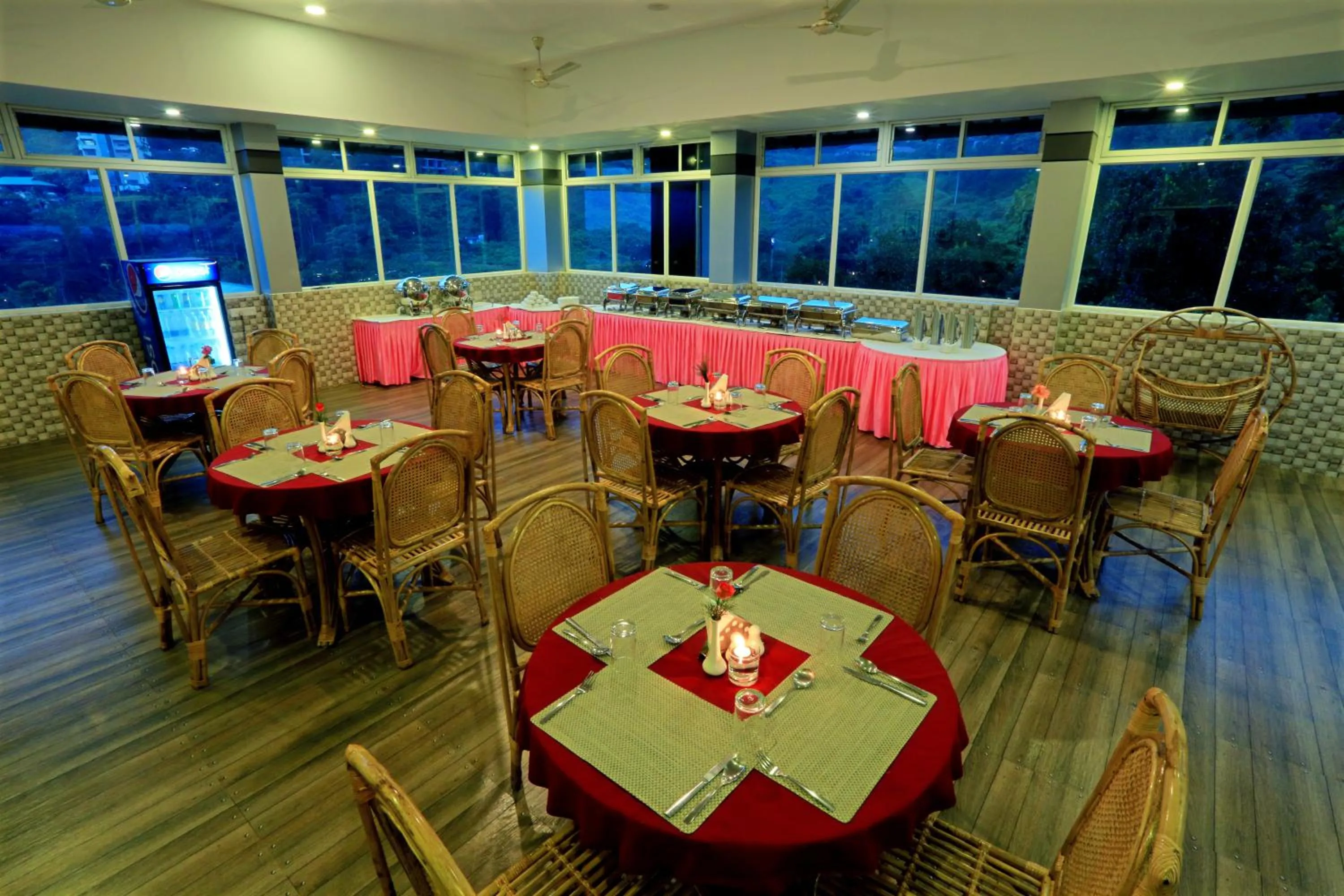 Restaurant/places to eat in Monsoon Grande