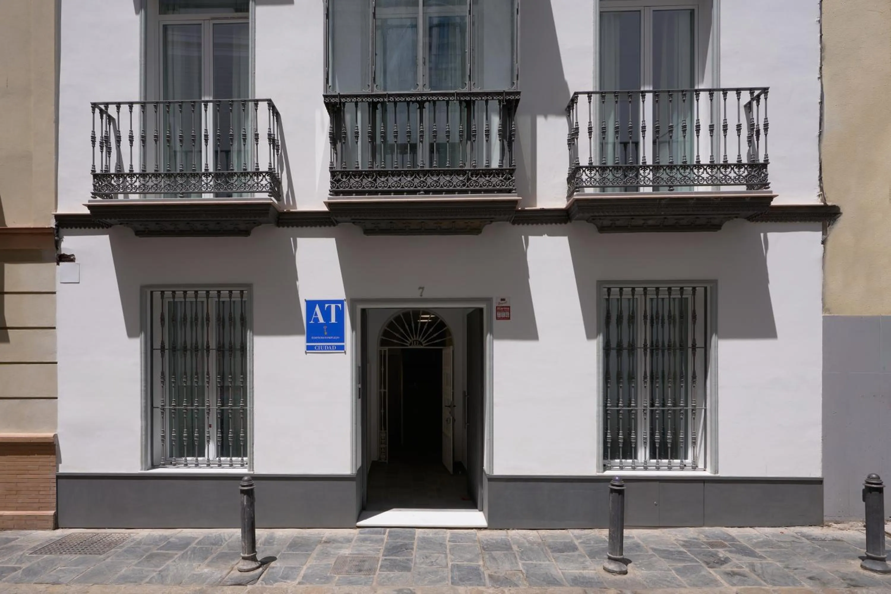 Property building in Naranjas y Limones, by Homing U