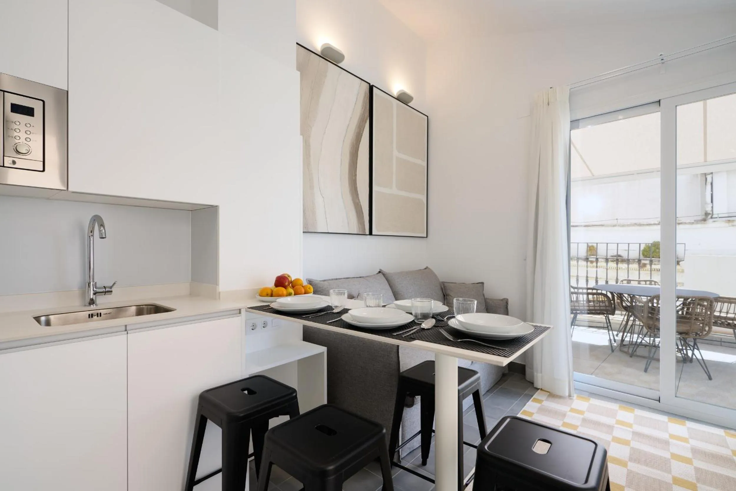 Kitchen or kitchenette in Naranjas y Limones, by Homing U