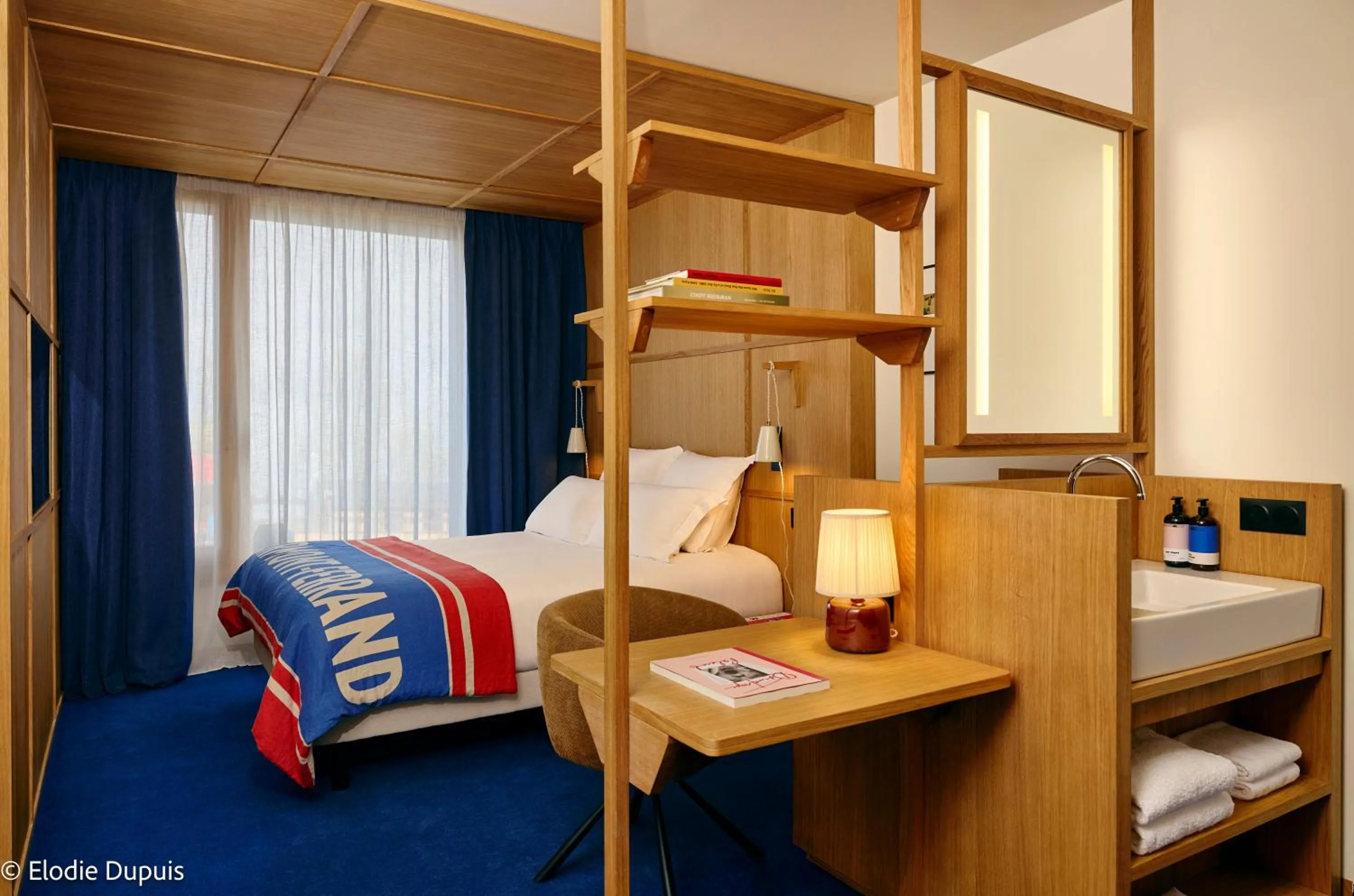 Photo of the whole room, Bed in Grand Mess Clermont-Ferrand