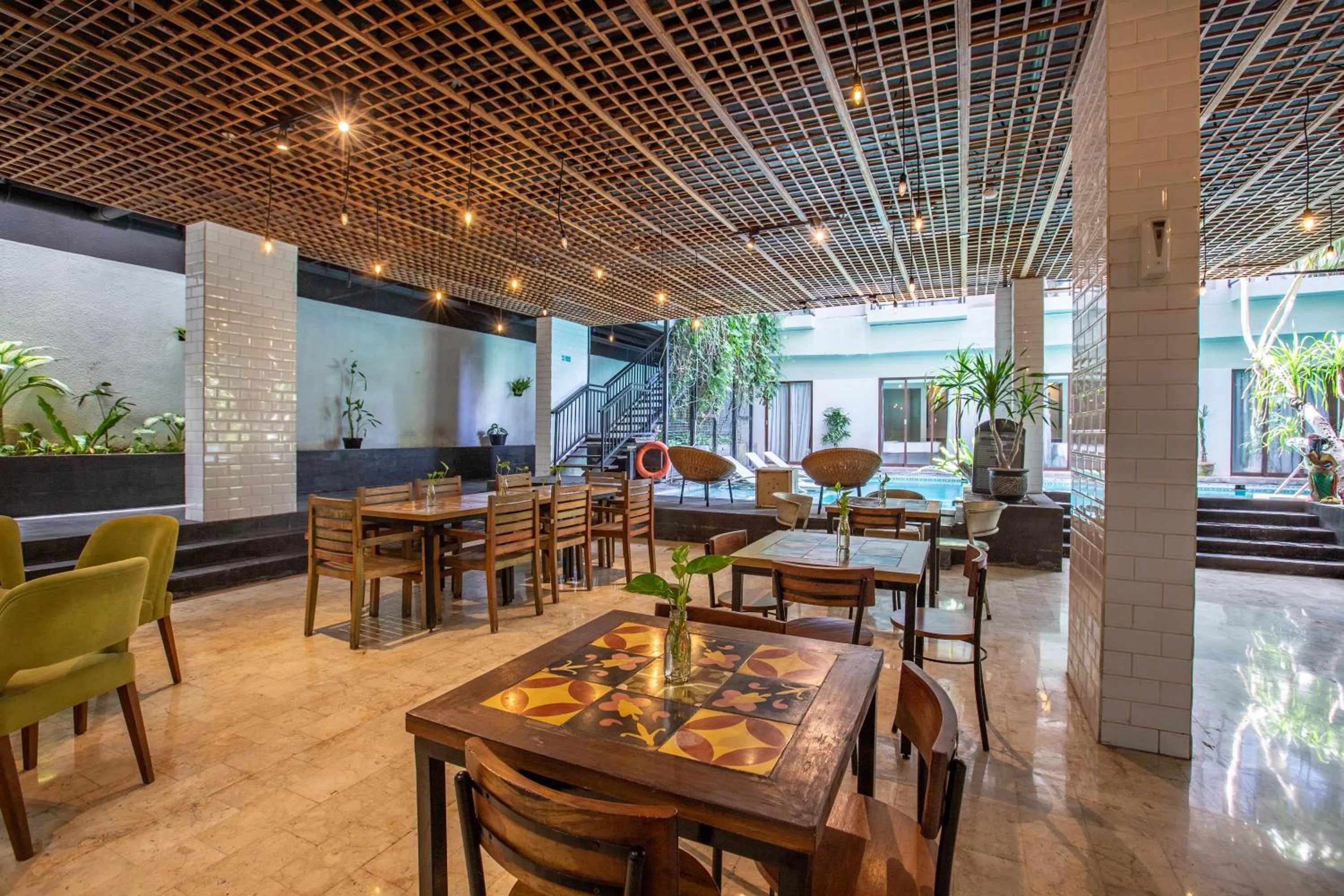Restaurant/places to eat in Liberta Seminyak Hotel