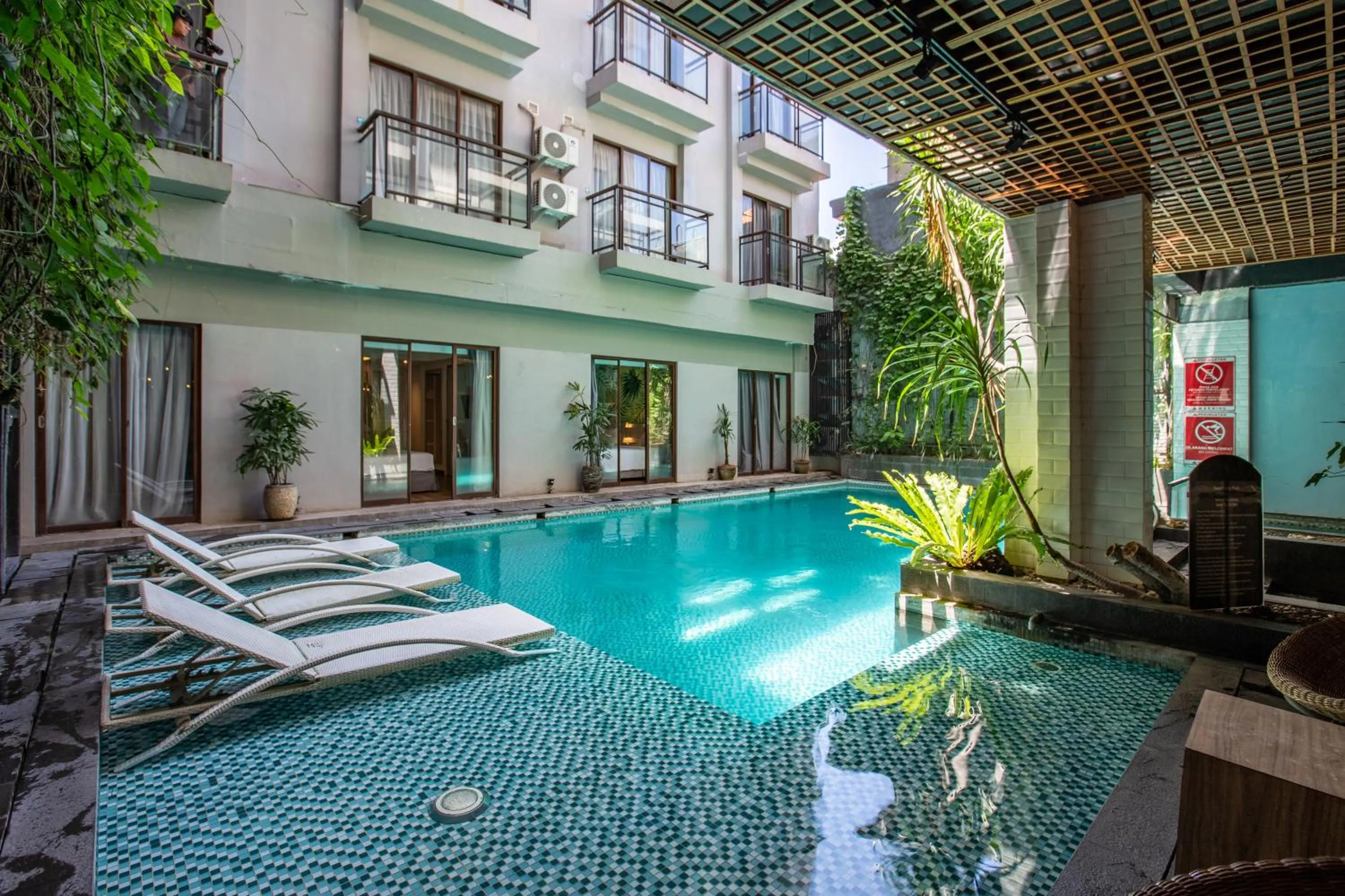 Swimming pool in Liberta Seminyak Hotel