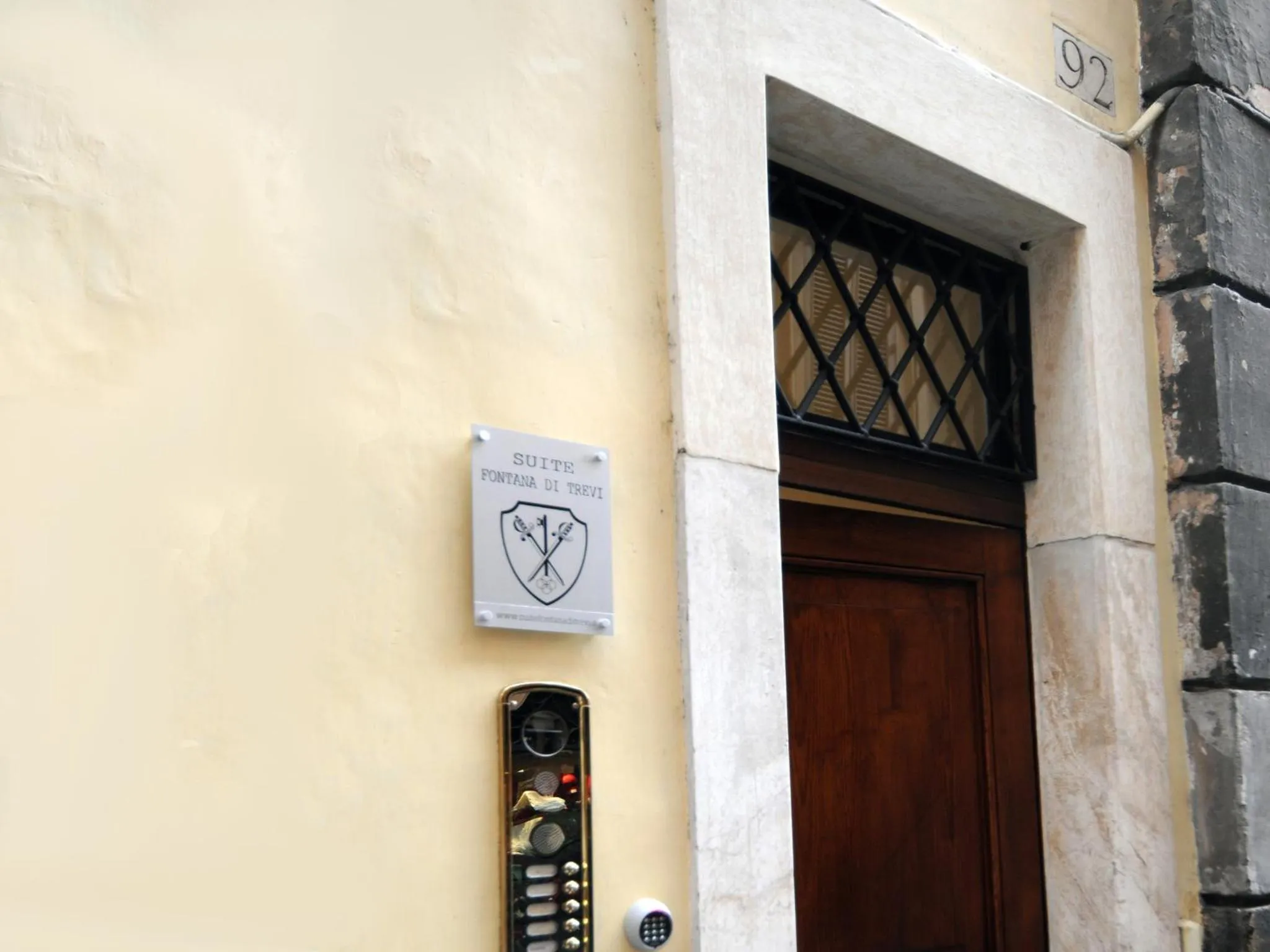 Facade/entrance in Suite Fontana di Trevi