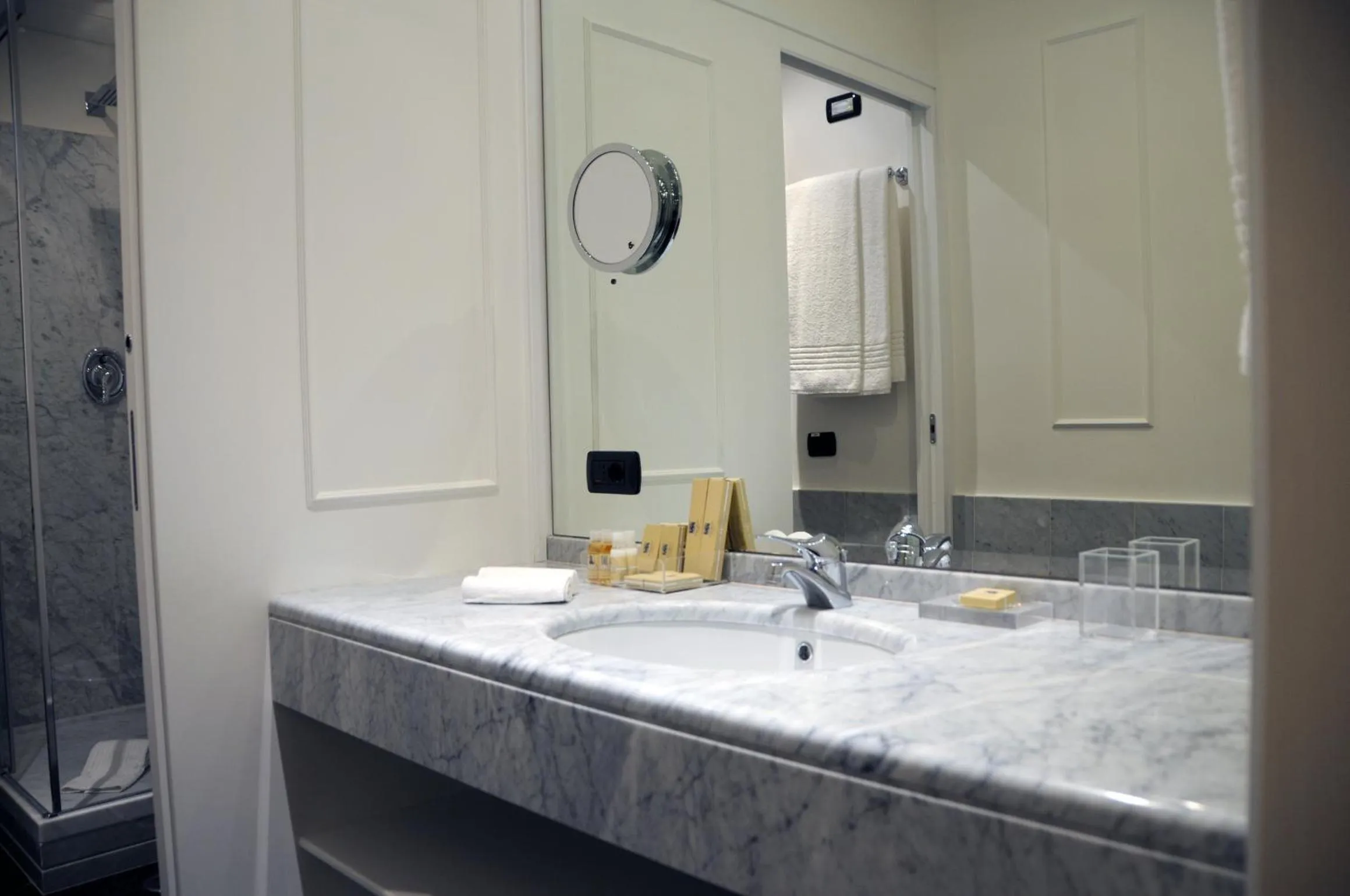 Bathroom in Suite Fontana di Trevi