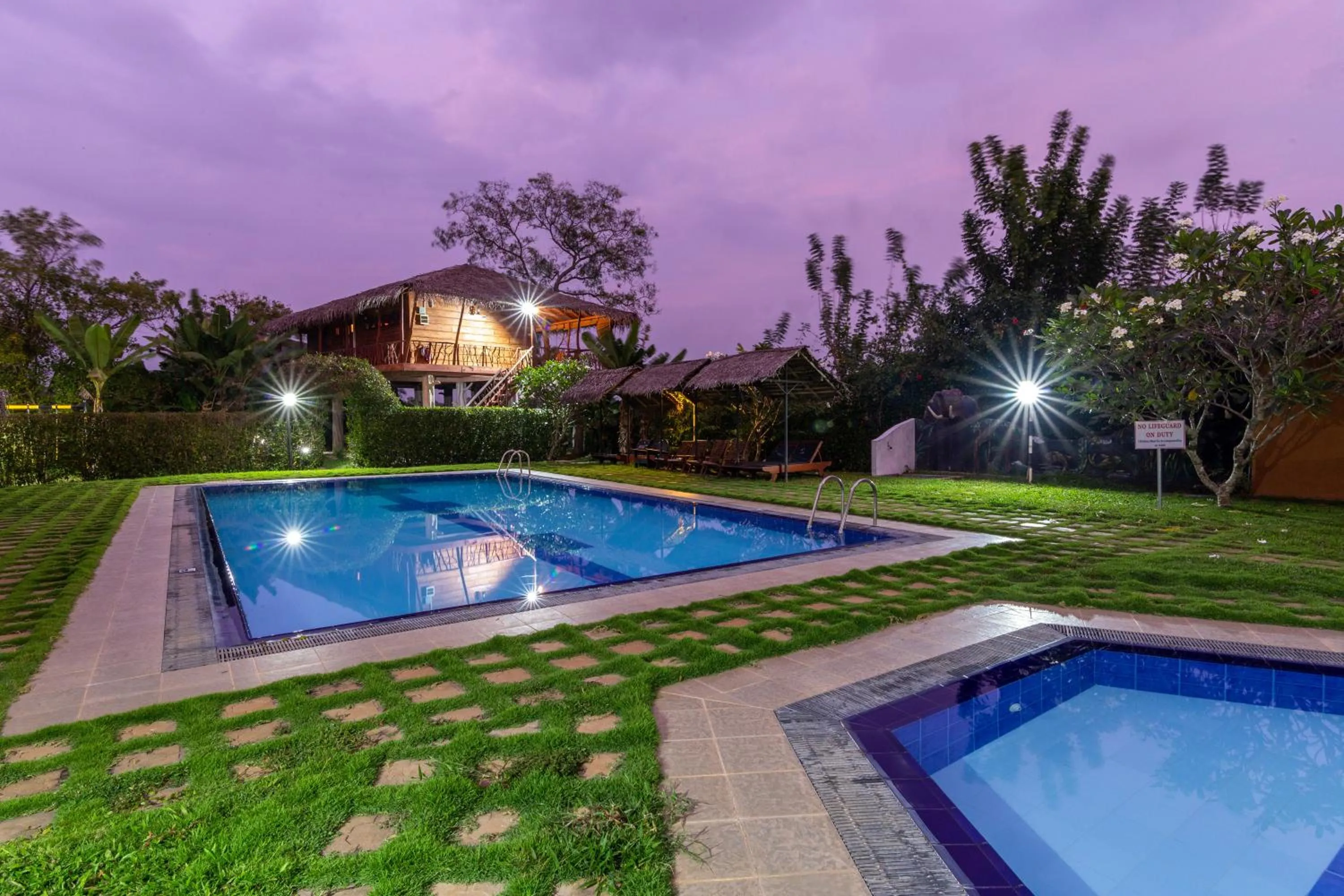 Swimming pool in The Hideout Sigiriya