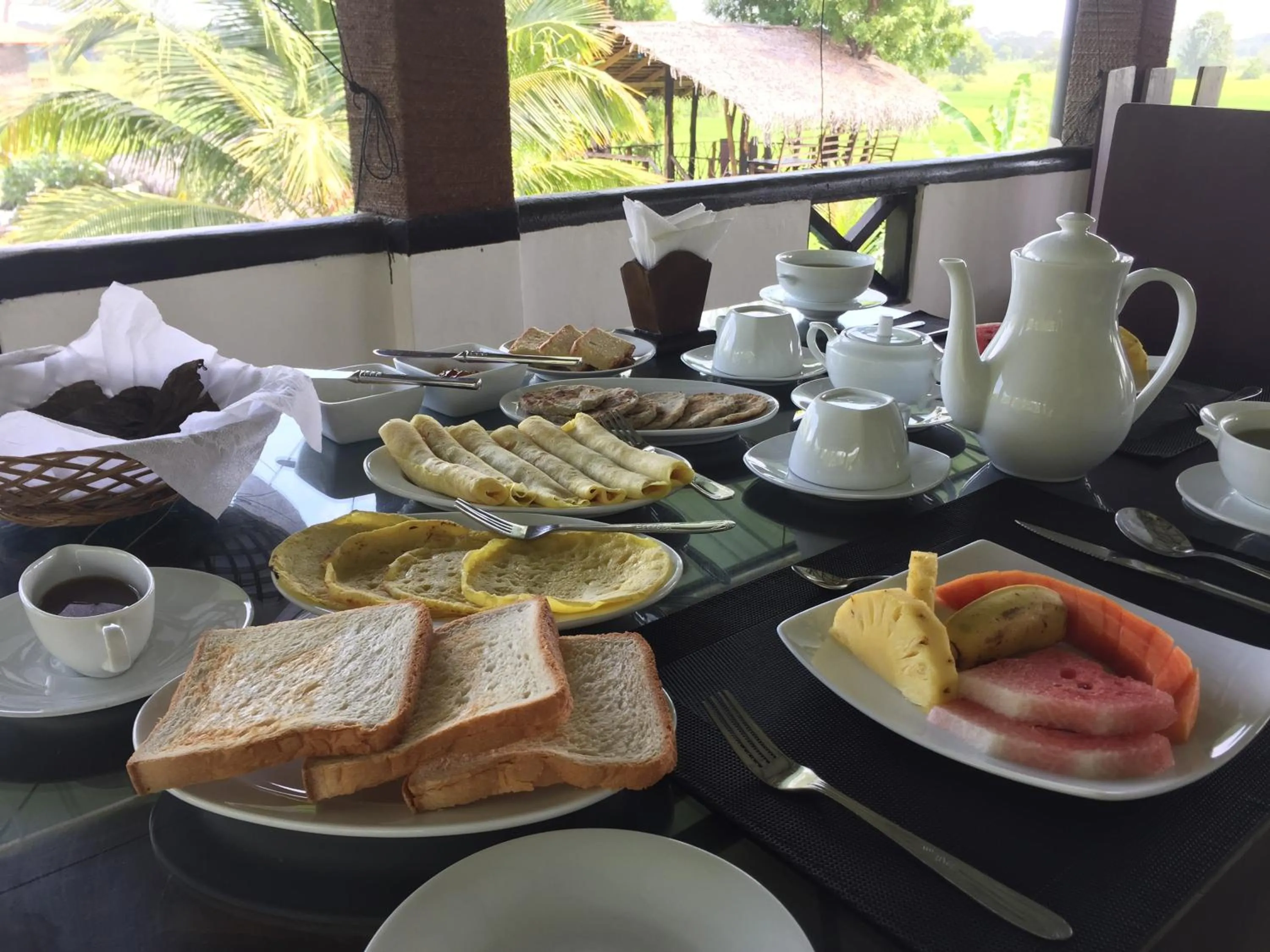 Continental breakfast in The Hideout Sigiriya