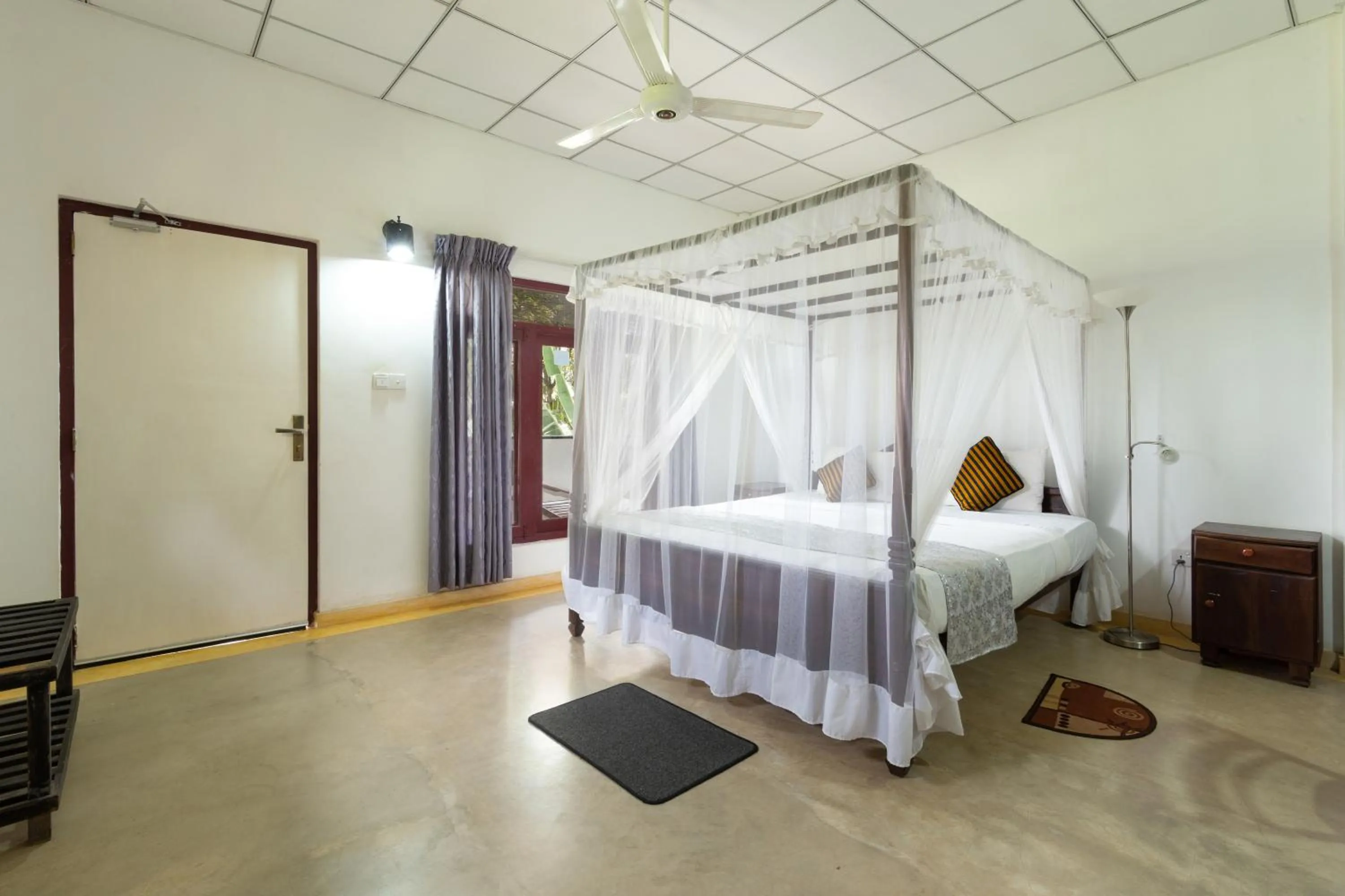 Photo of the whole room, Bed in The Hideout Sigiriya