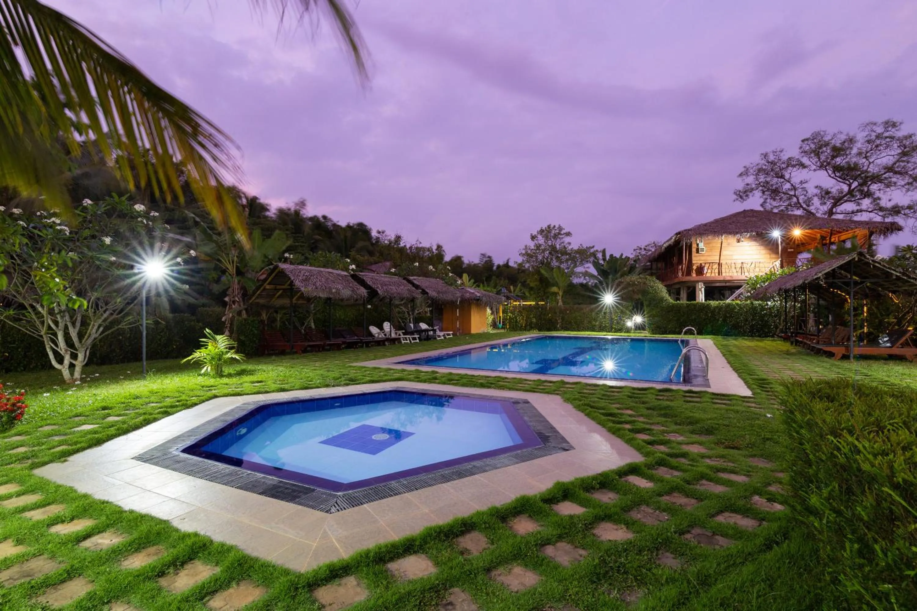 Swimming pool in The Hideout Sigiriya