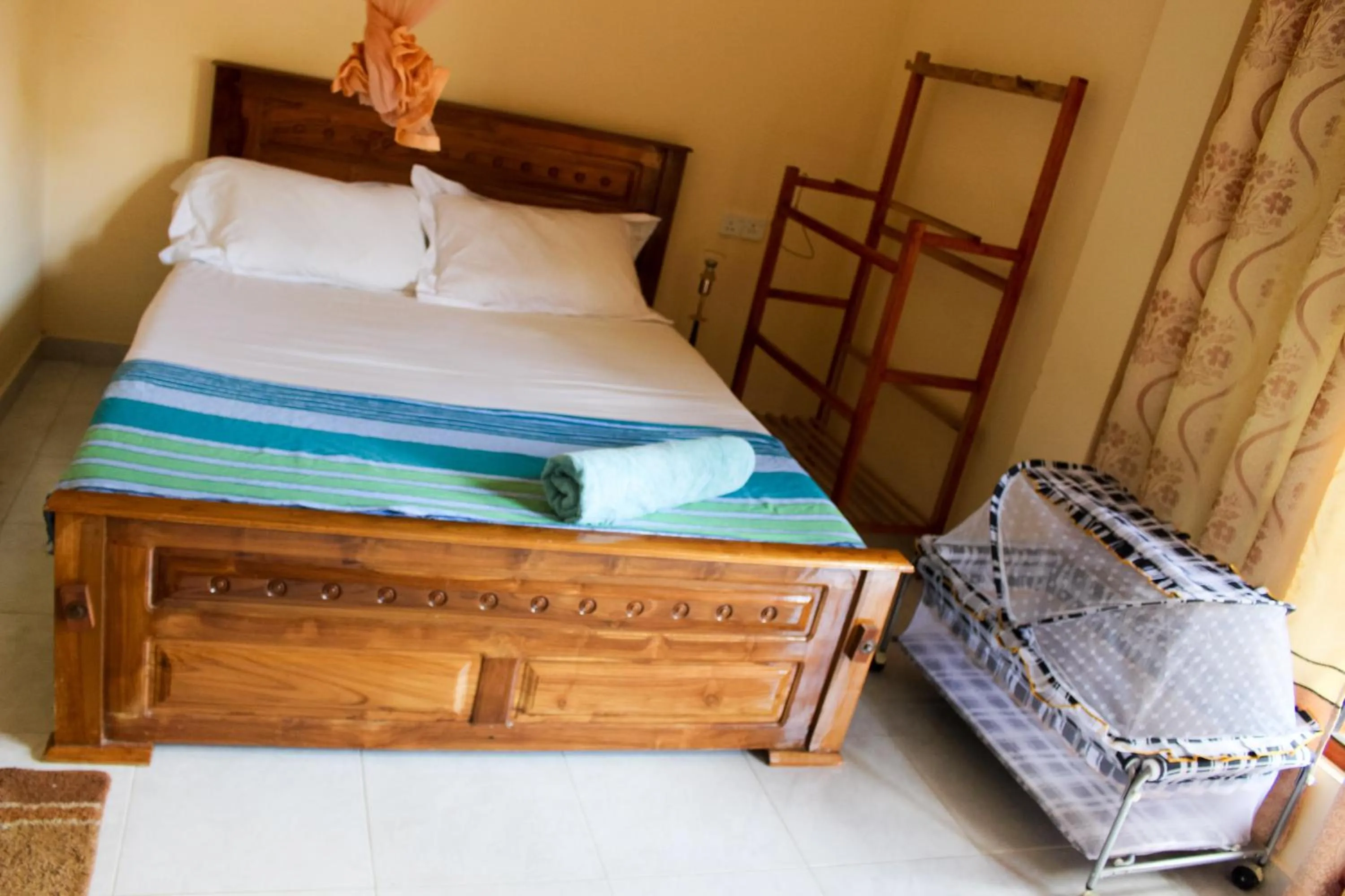 Double Room with Private Bathroom in Suwani Pinnawala Homestay