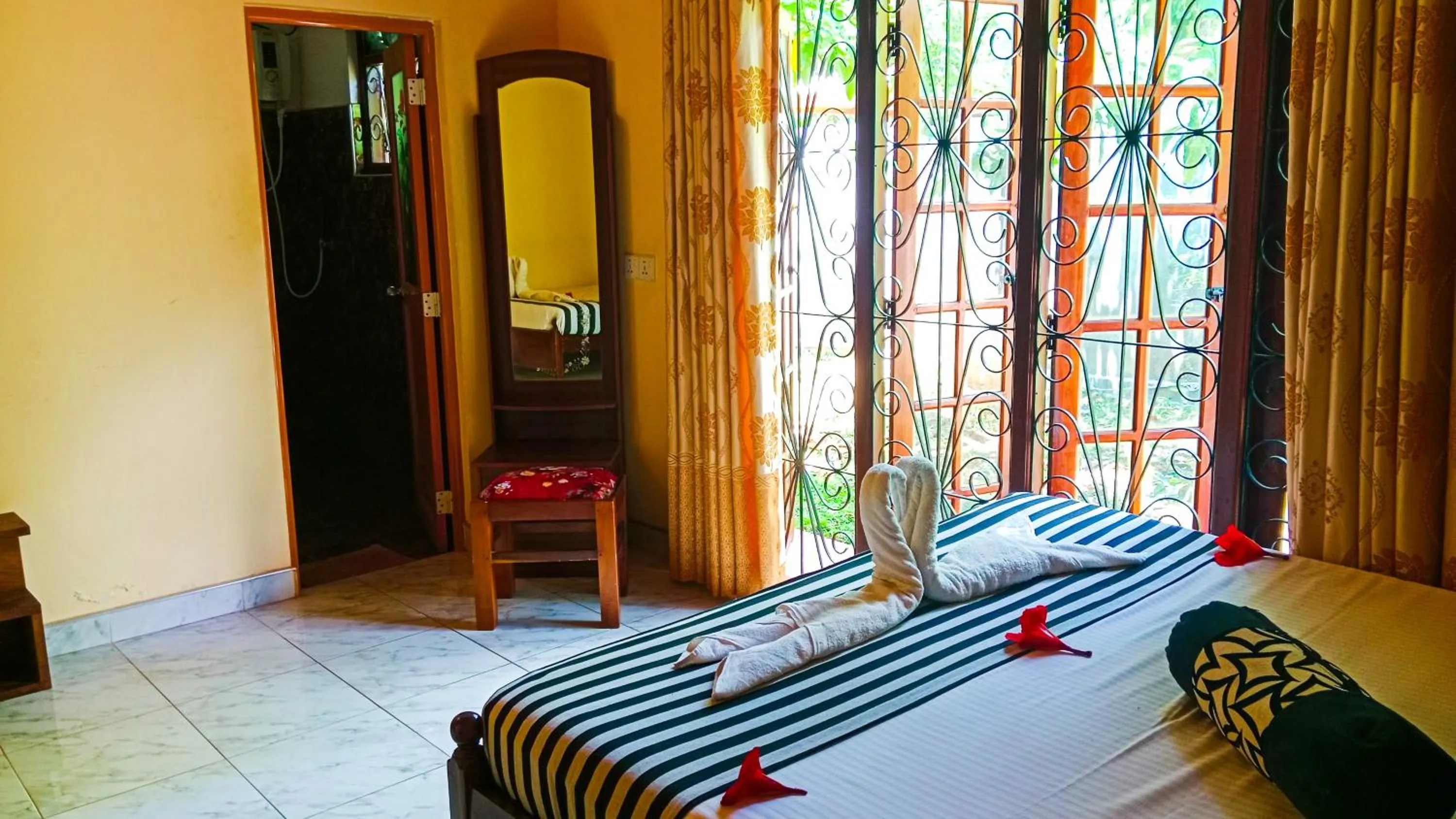 Bed in Sigiri Thilanka Rest Sigiriya