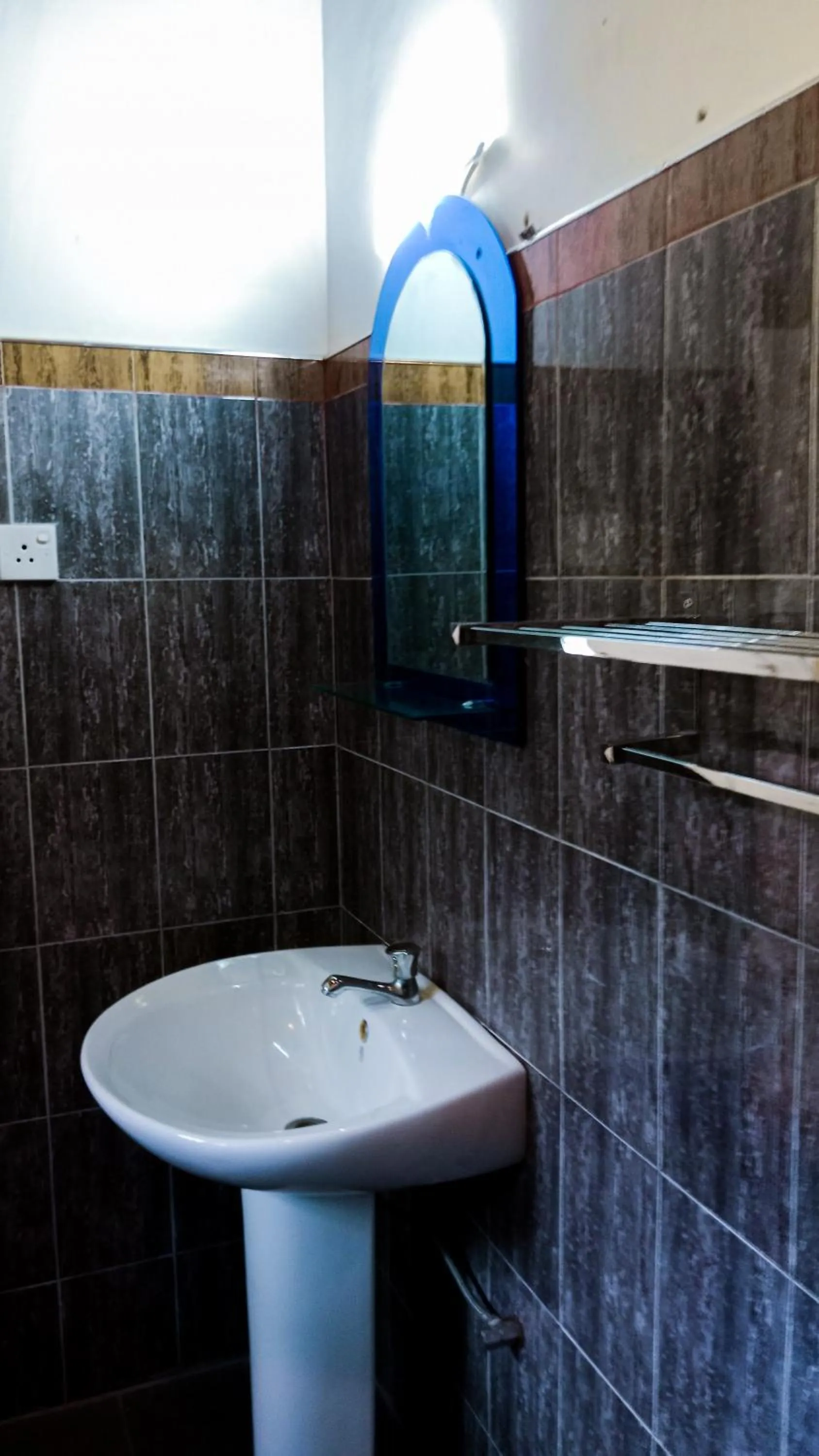 Shower in Sigiri Thilanka Rest Sigiriya