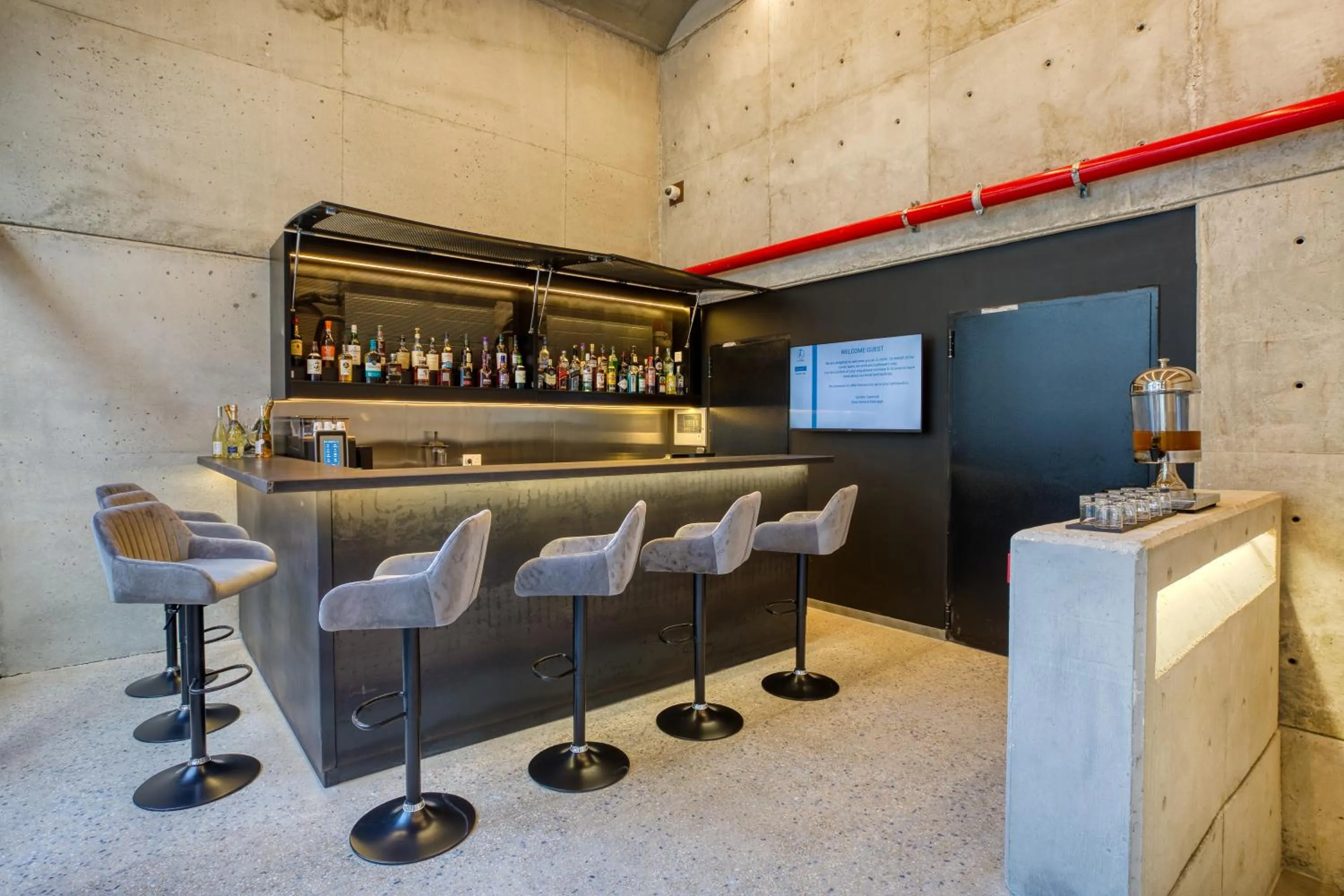 Lounge or bar in JL Hotel