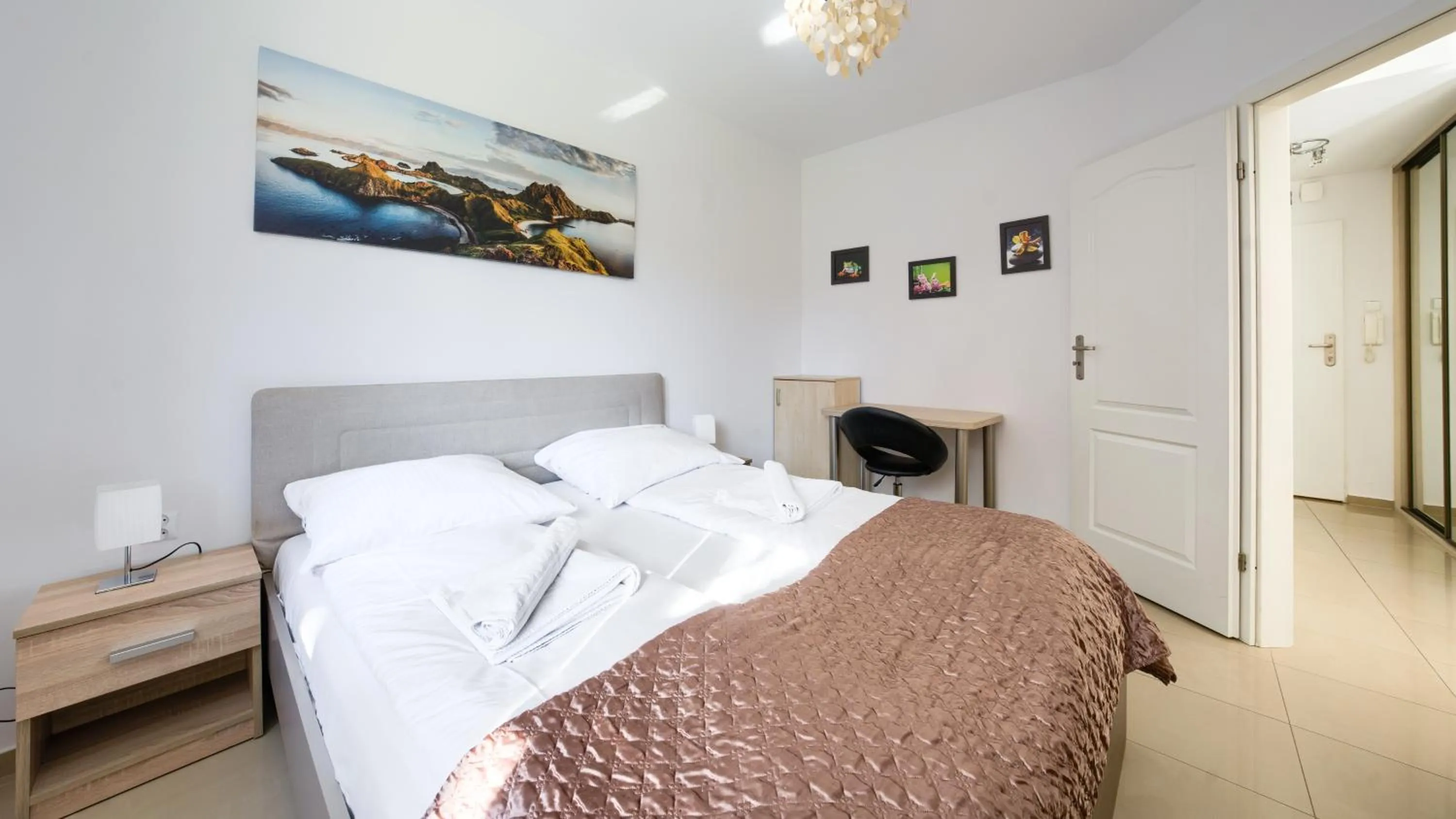 Bed in Kołobrzeg Jantar, Sun & Snow