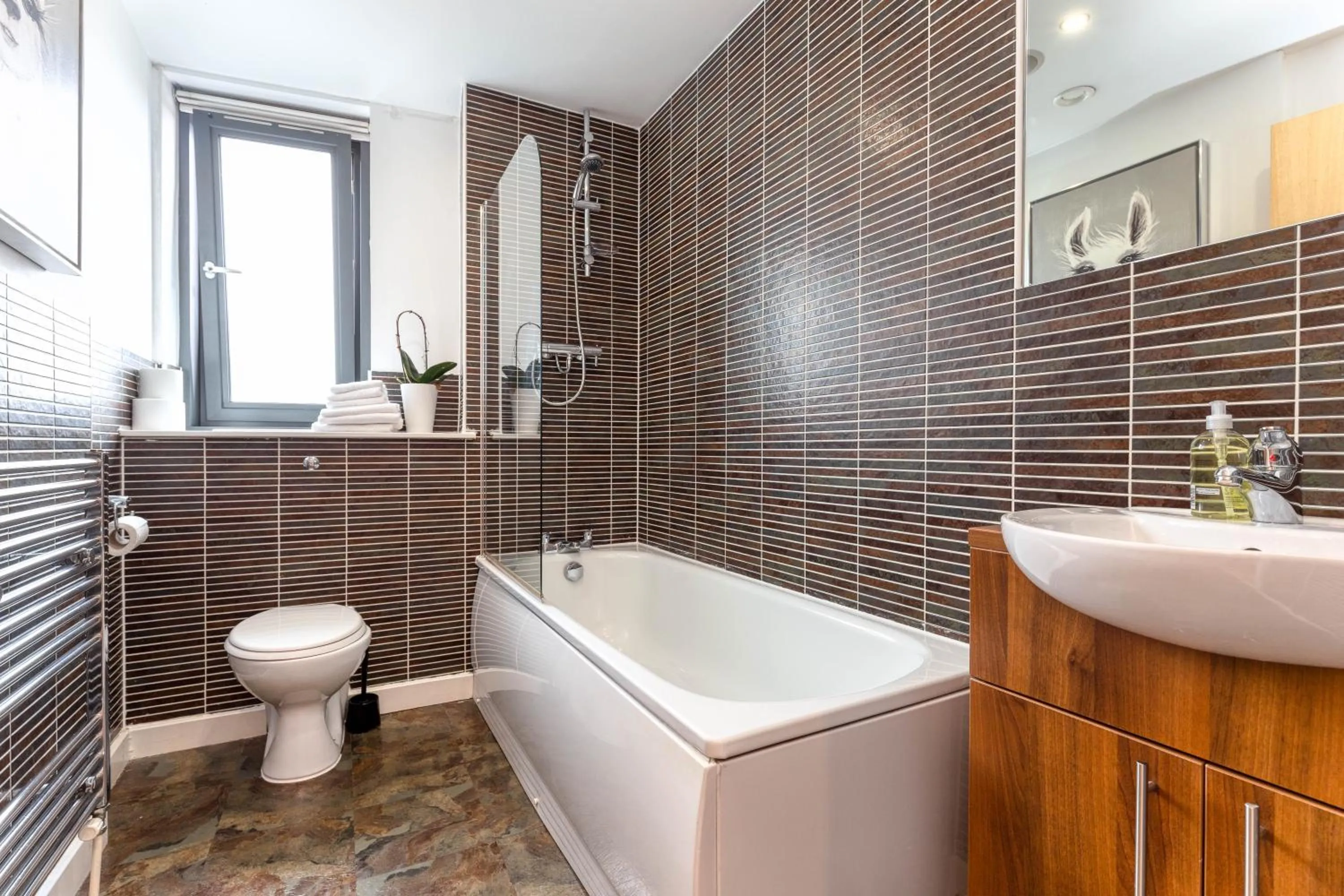 SECC Hydro Executive 7 Apartment