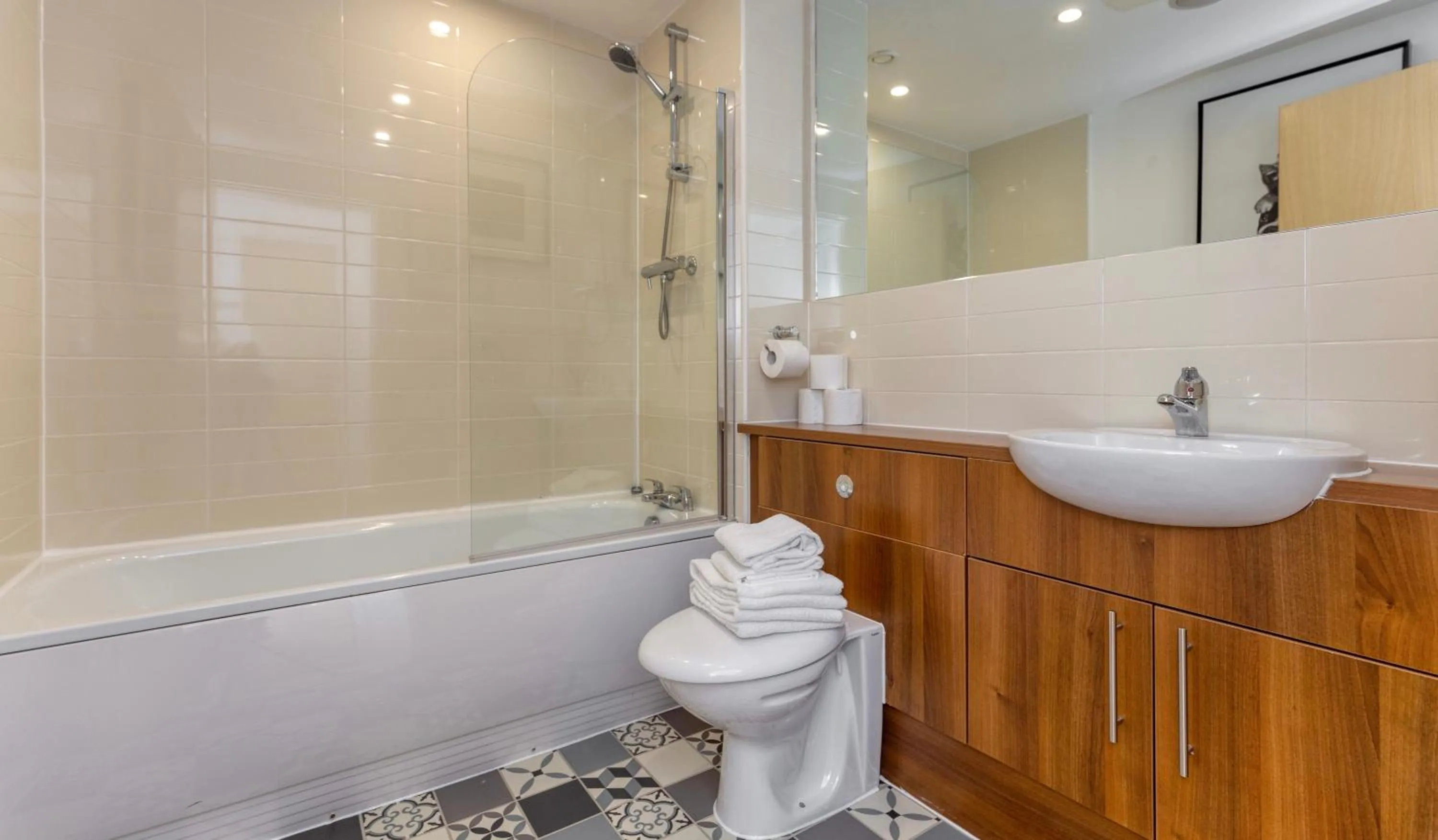 SECC Hydro Executive 7 Apartment