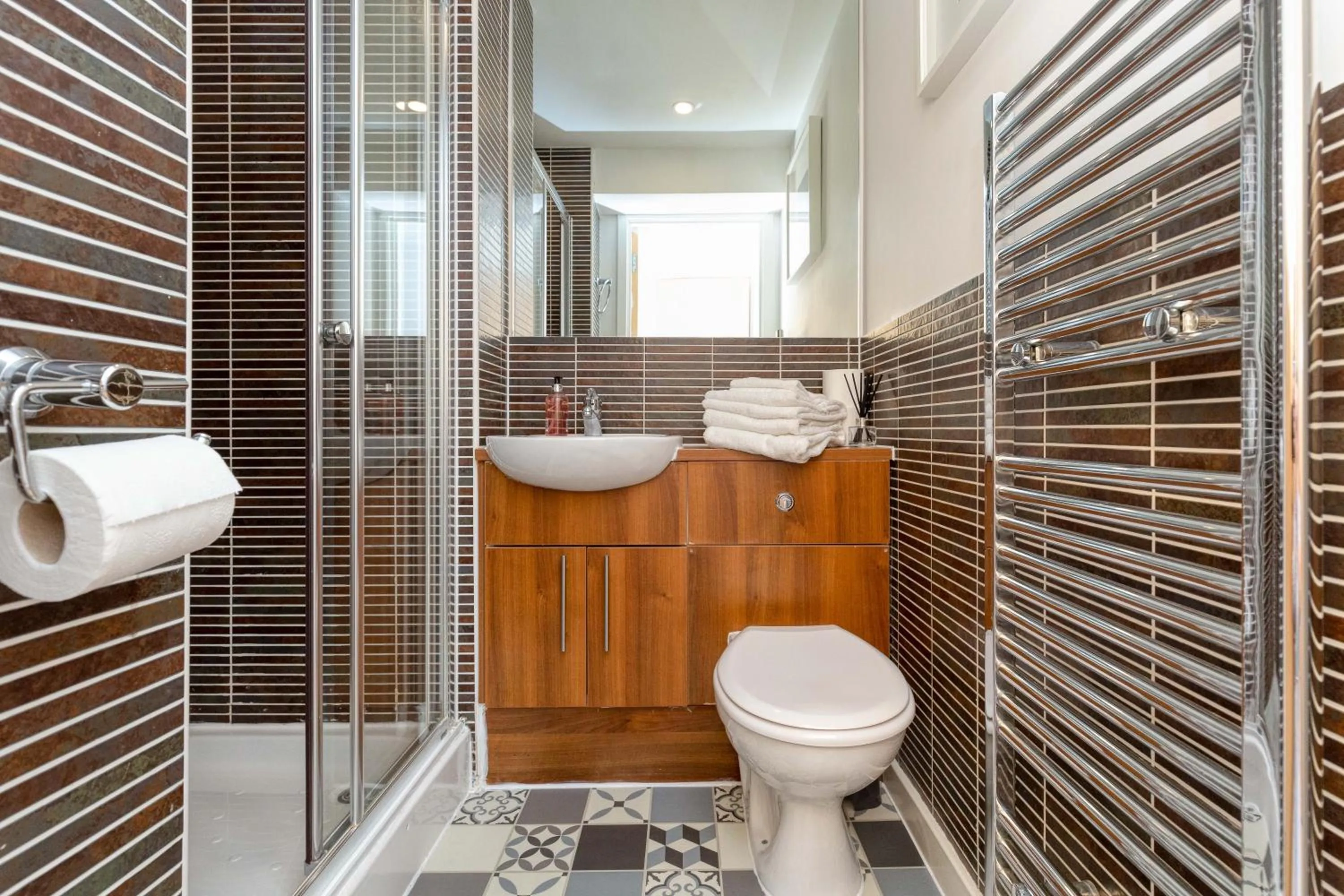 SECC Hydro Executive 7 Apartment