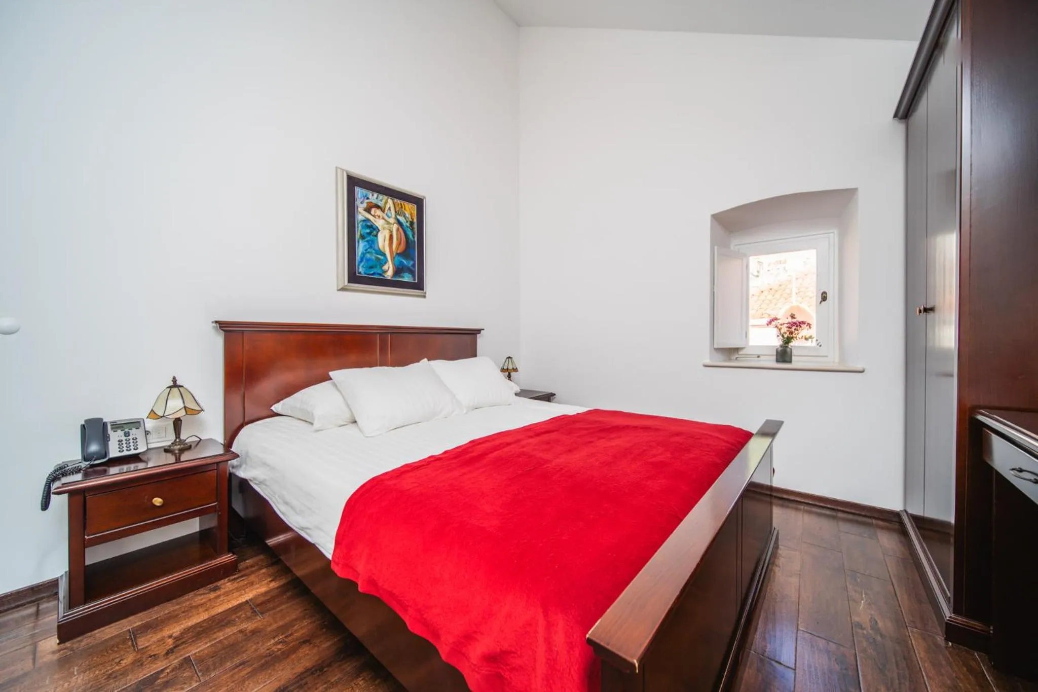 Bed in SUNce Palace Apartments with free offsite parking