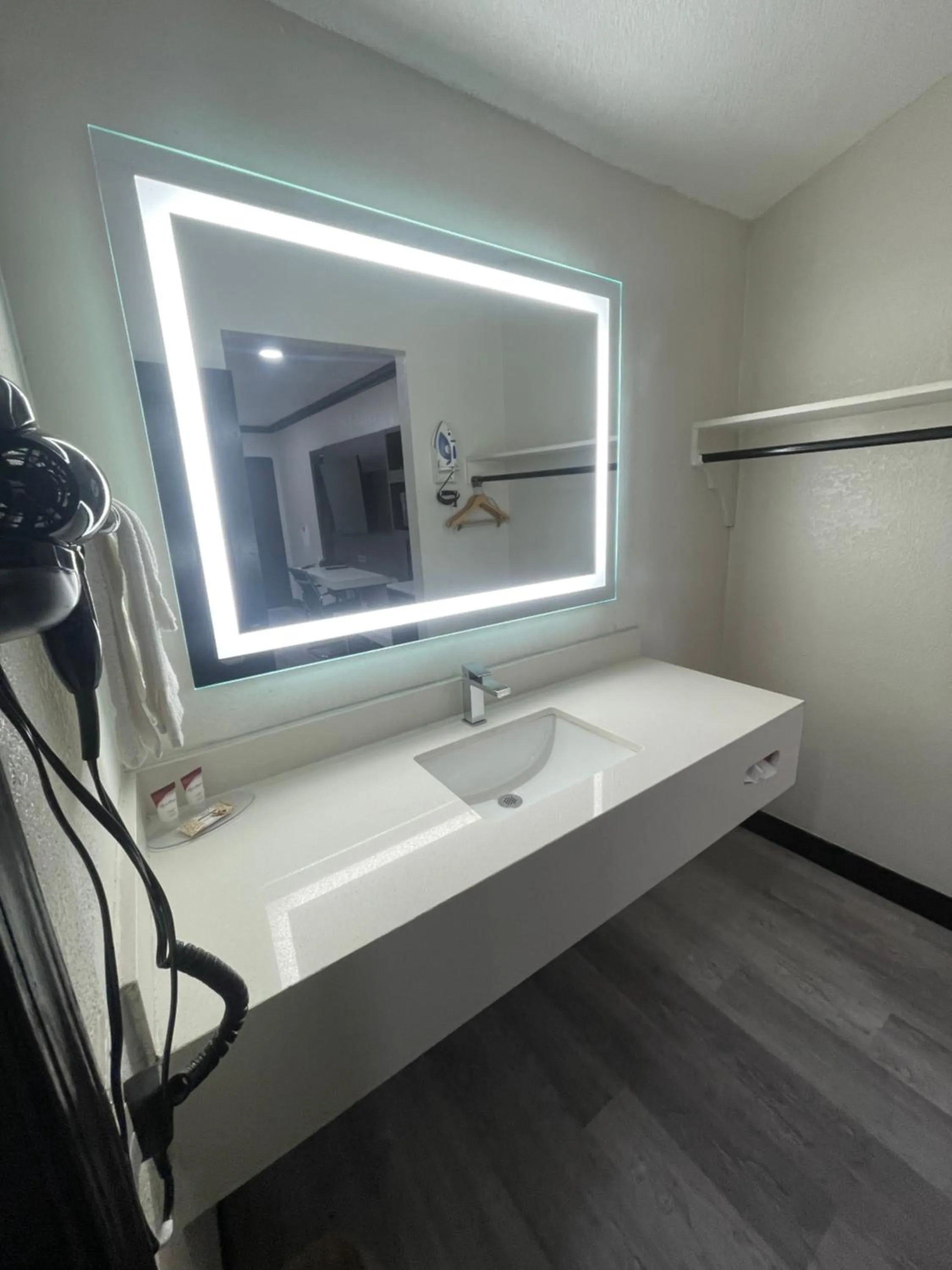 Bathroom in Escondido Lodge