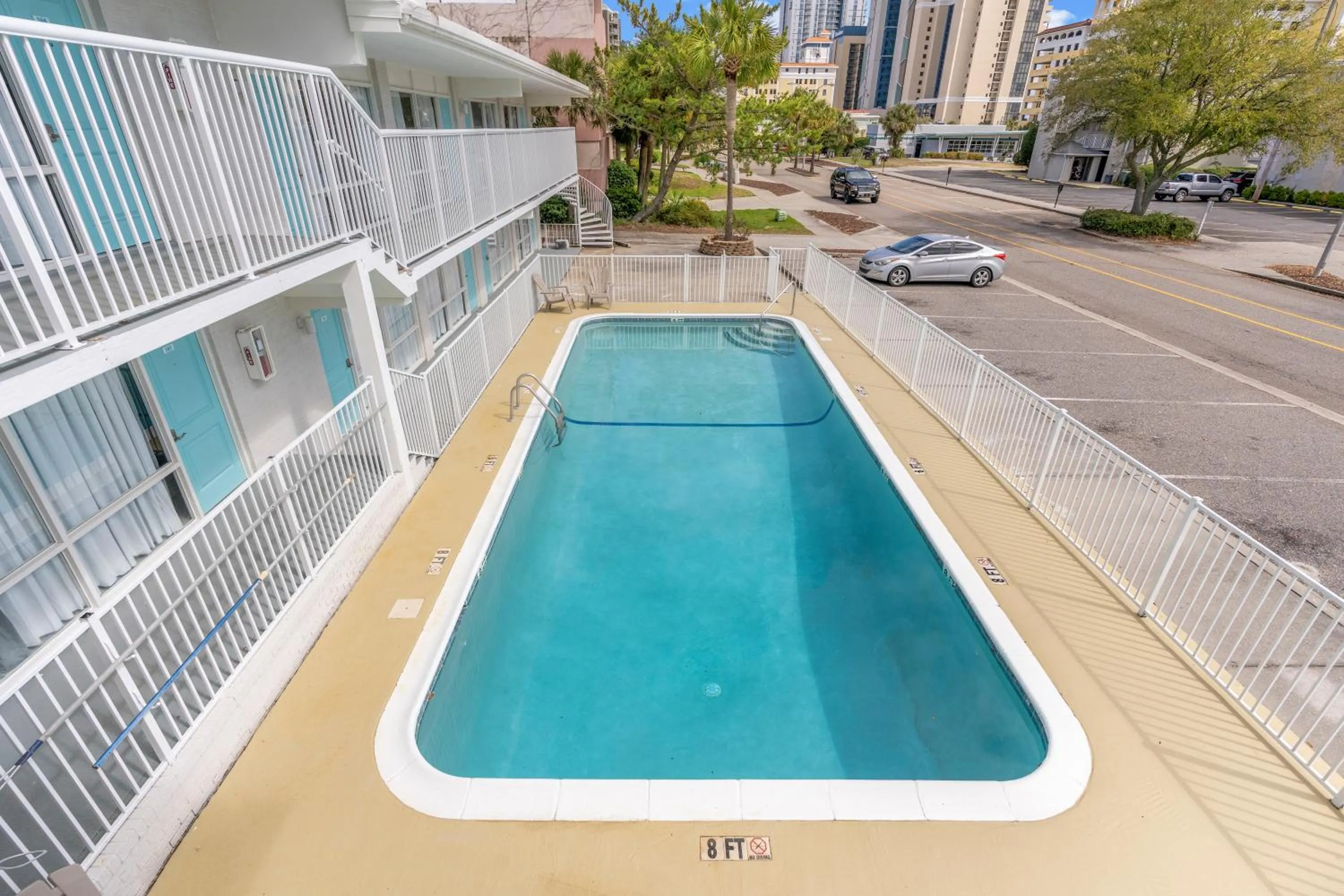 Swimming pool in Fin's Inn